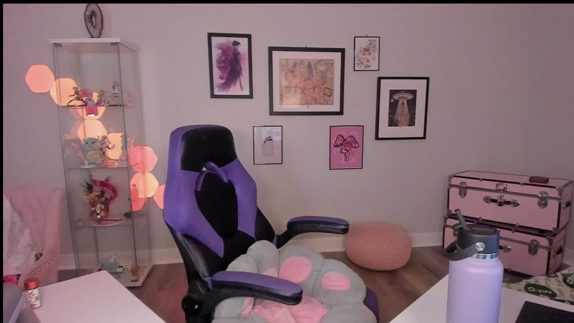 Gallery image thumbnail from Mochi's myfreecams stream on, 04/08/2025, 05:43 image 14 of 20