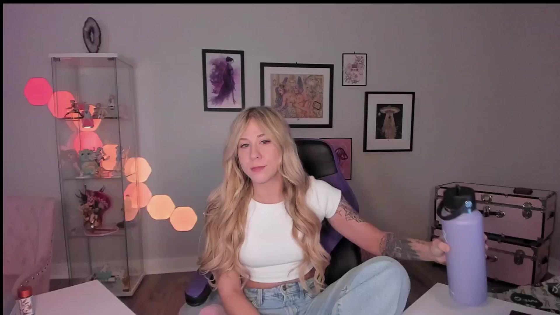 Gallery image thumbnail from Mochi's myfreecams stream on, 04/08/2025, 05:43 image 1 of 20