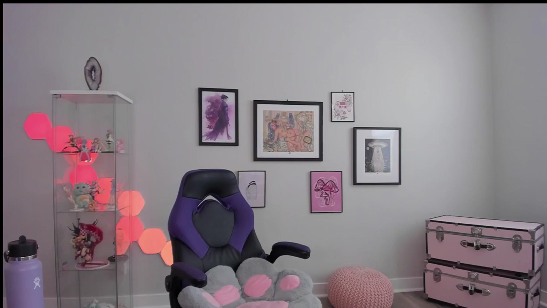 Gallery image thumbnail from Mochi's myfreecams stream on, 04/08/2025, 23:12 image 13 of 20