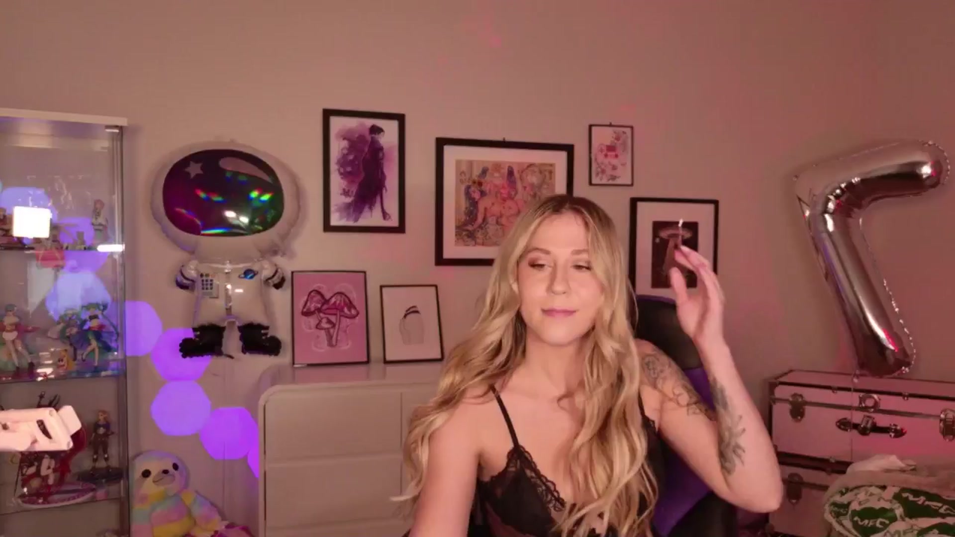 Gallery image thumbnail from Mochi's myfreecams stream on, 07/02/2025, 07:15 image 5 of 20