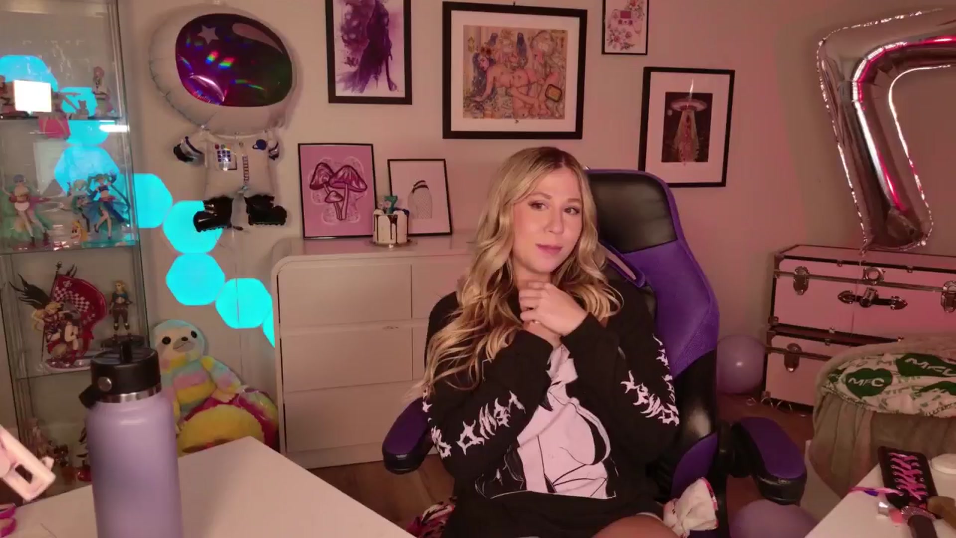 Gallery image thumbnail from Mochi's myfreecams stream on, 07/02/2025, 07:30 image 15 of 20