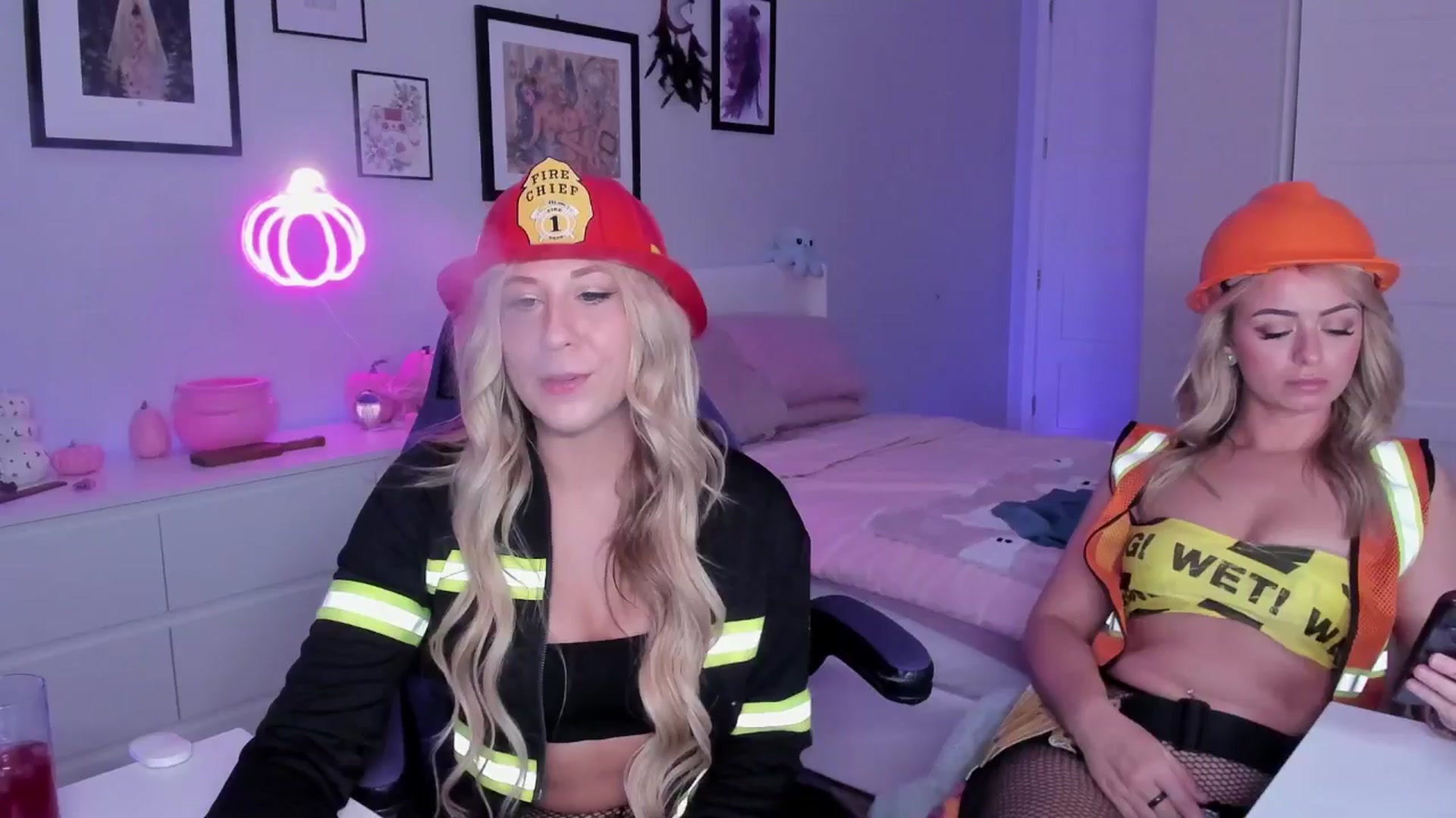 Gallery image thumbnail from Mochi's myfreecams stream on, 10/04/2025, 04:51 image 2 of 20