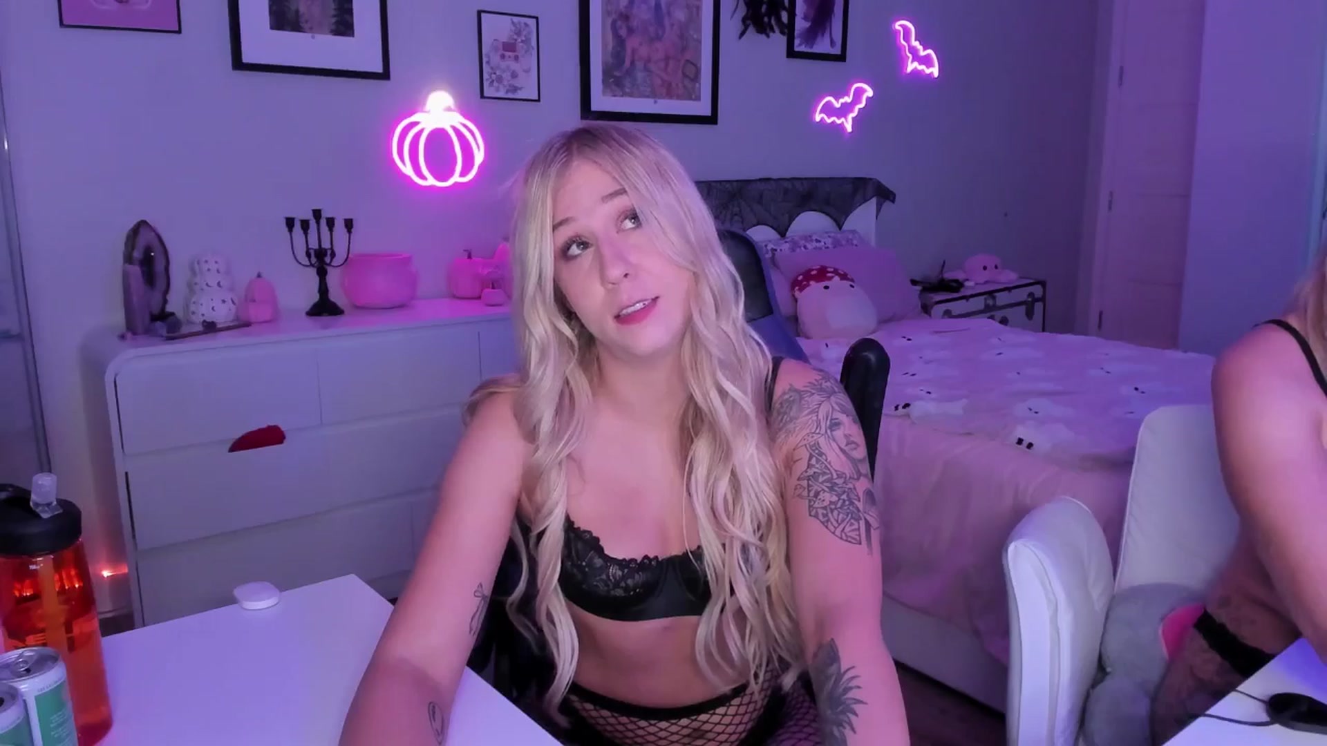 Gallery image thumbnail from Mochi's myfreecams stream on, 10/18/2025, 05:39 image 17 of 20