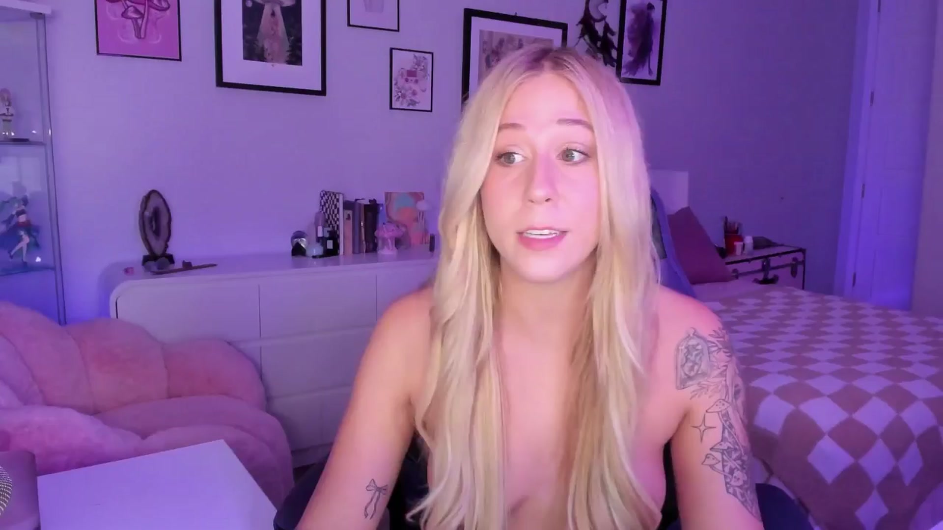 Gallery image thumbnail from Mochi's myfreecams stream on, 12/22/2025, 04:43 image 15 of 20
