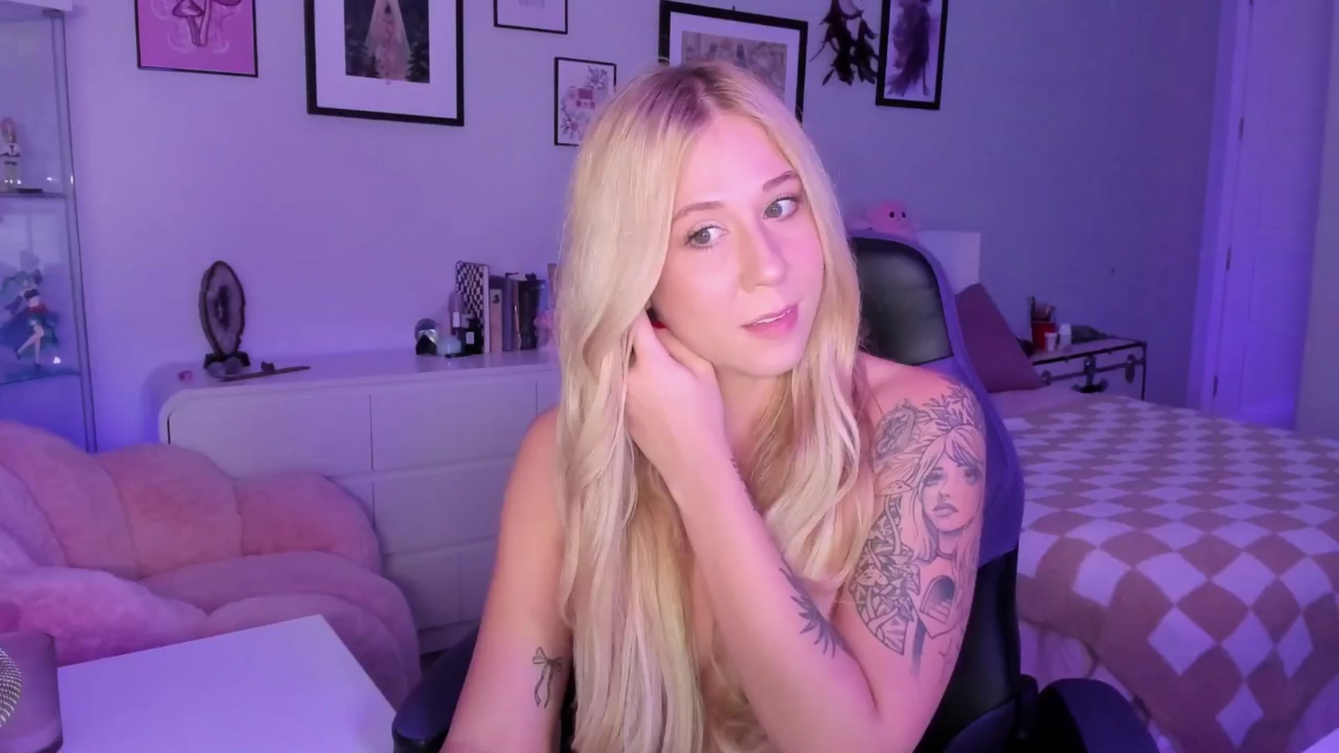 Gallery image thumbnail from Mochi's myfreecams stream on, 12/22/2025, 04:43 image 16 of 20
