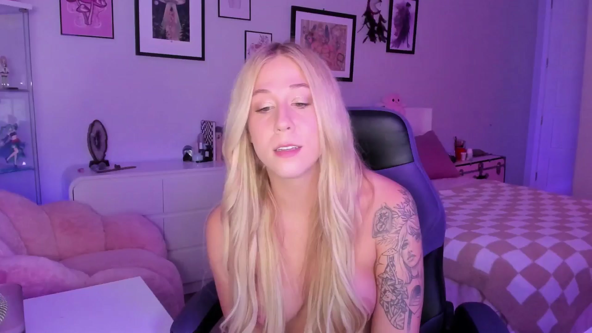 Gallery image thumbnail from Mochi's myfreecams stream on, 12/22/2025, 04:43 image 14 of 20