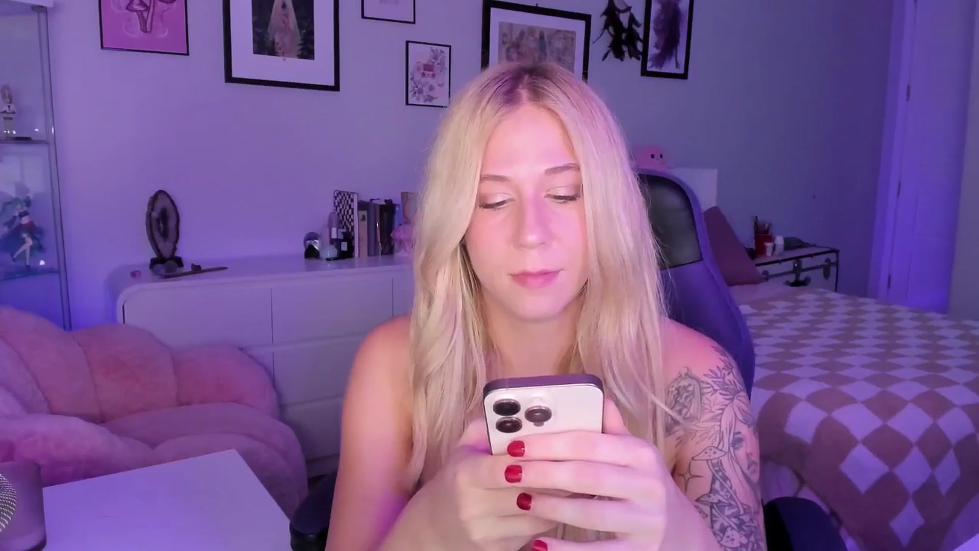 Gallery image thumbnail from Mochi's myfreecams stream on, 12/22/2025, 04:43 image 18 of 20