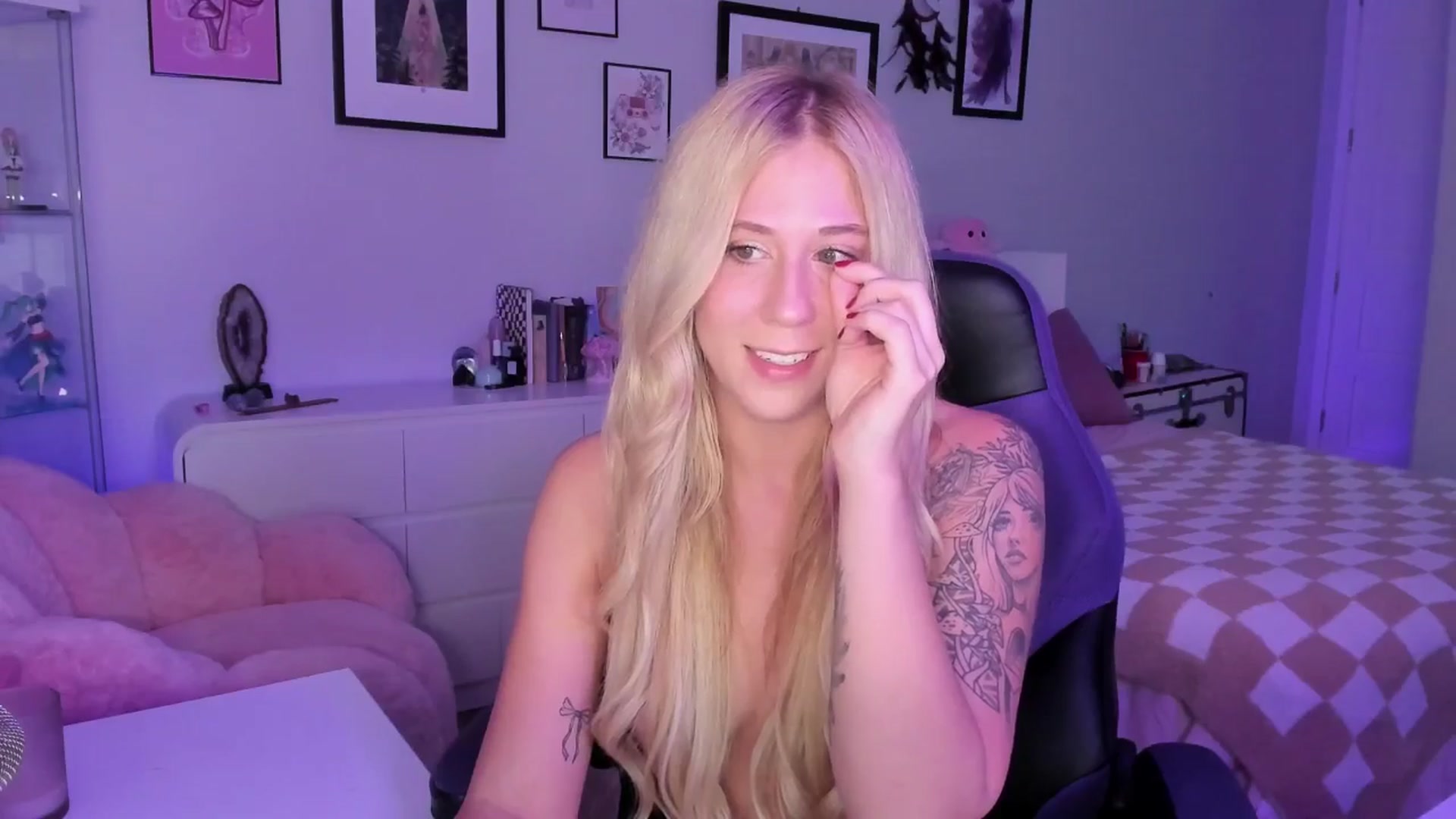 Gallery image thumbnail from Mochi's myfreecams stream on, 12/22/2025, 04:43 image 19 of 20