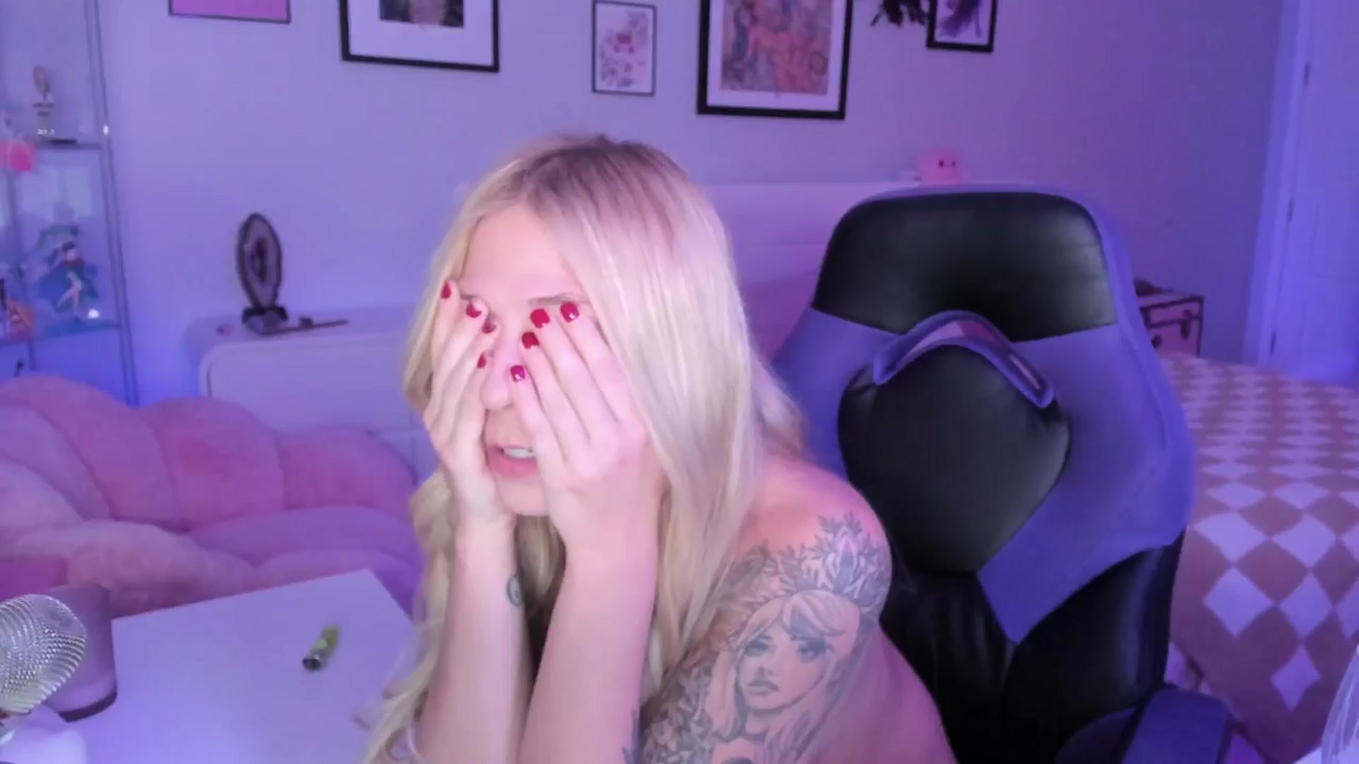 Gallery image thumbnail from Mochi's myfreecams stream on, 12/22/2025, 07:09 image 2 of 20