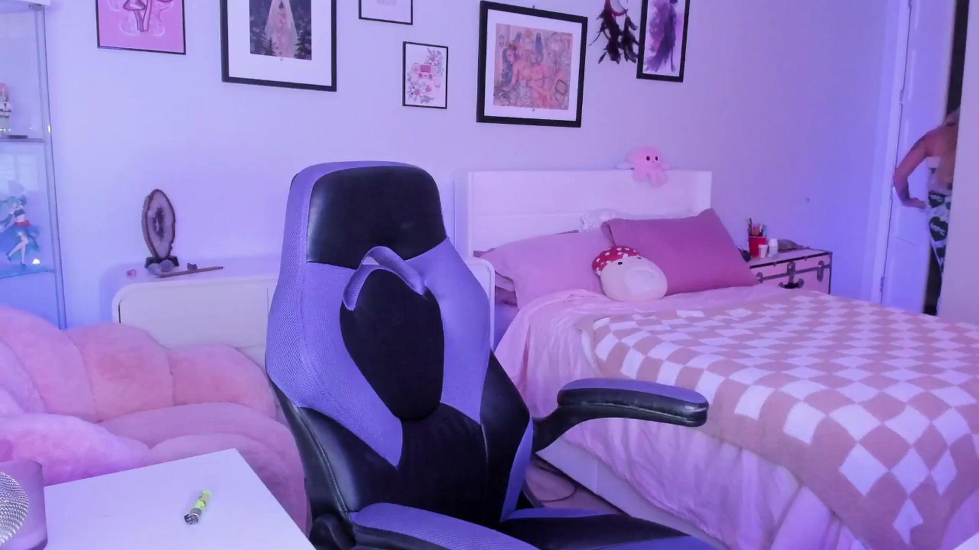 Gallery image thumbnail from Mochi's myfreecams stream on, 12/22/2025, 07:09 image 8 of 20