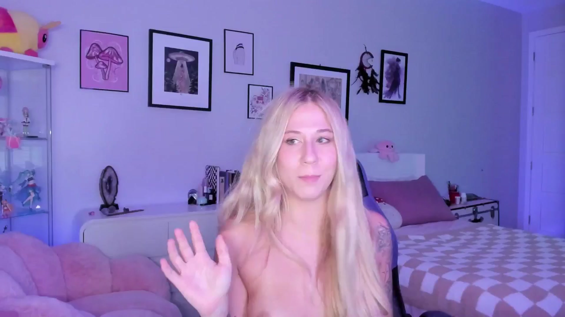 Gallery image thumbnail from Mochi's myfreecams stream on, 12/22/2025, 07:09 image 5 of 20