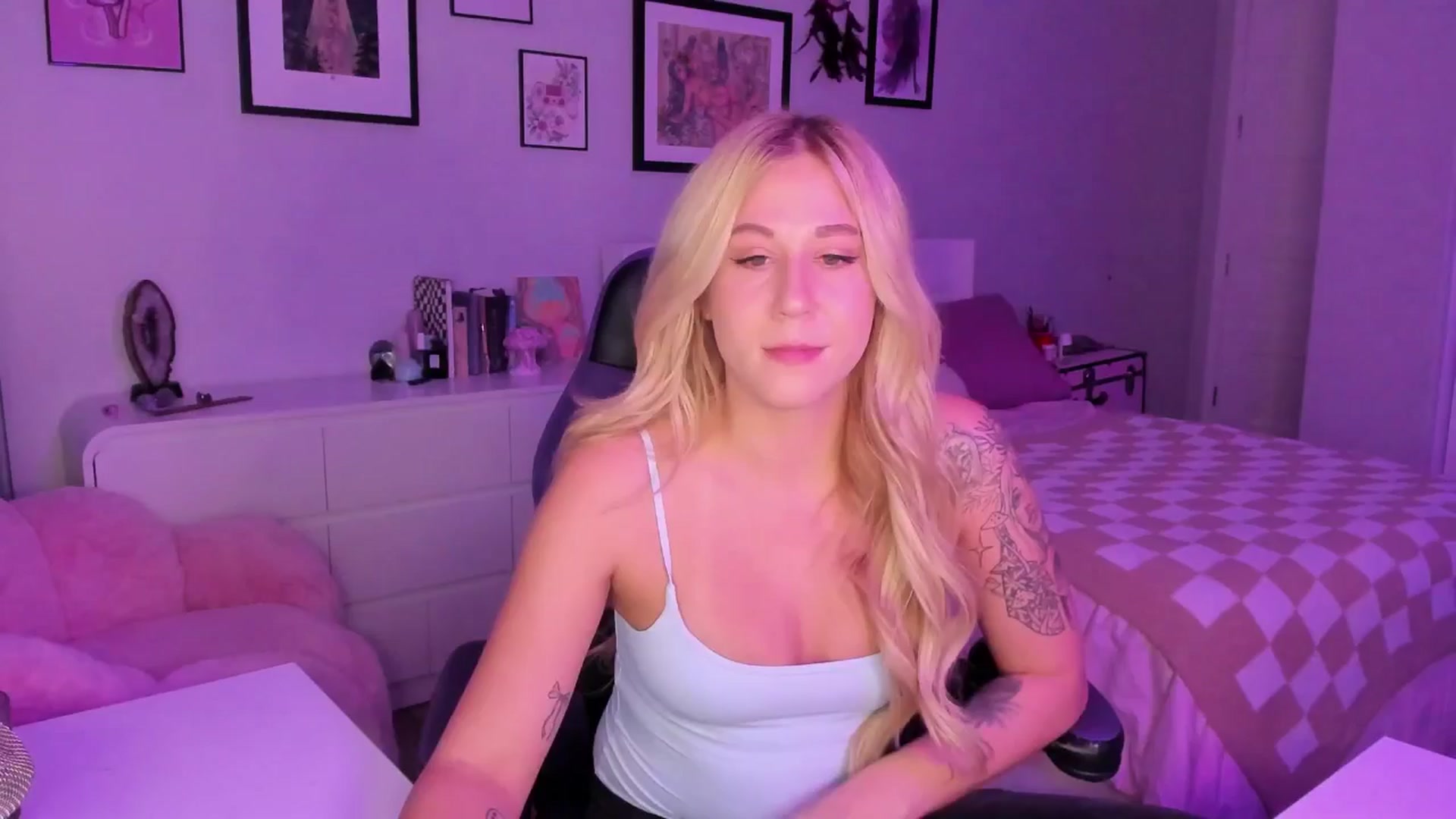 Gallery image thumbnail from Mochi's myfreecams stream on, 12/23/2025, 05:31 image 9 of 20