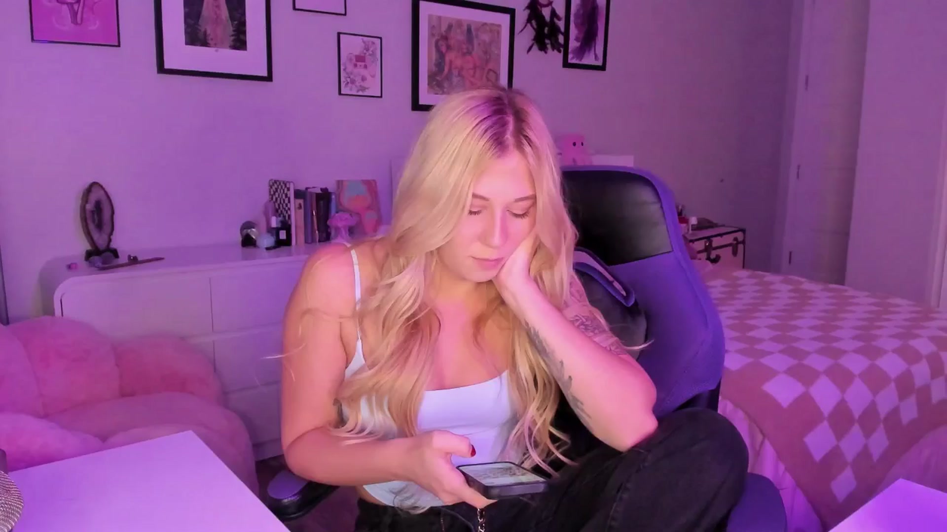 Gallery image thumbnail from Mochi's myfreecams stream on, 12/23/2025, 05:31 image 16 of 20