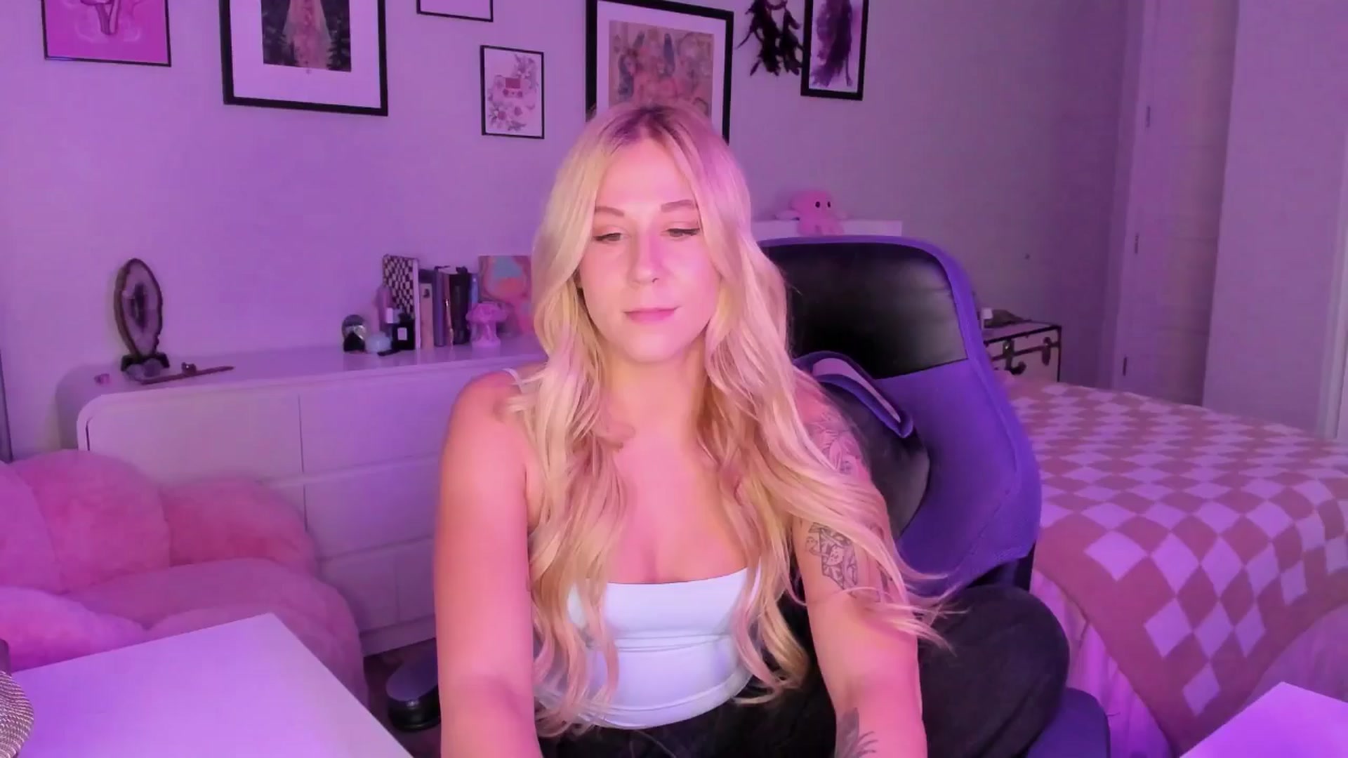 Gallery image thumbnail from Mochi's myfreecams stream on, 12/23/2025, 05:31 image 19 of 20