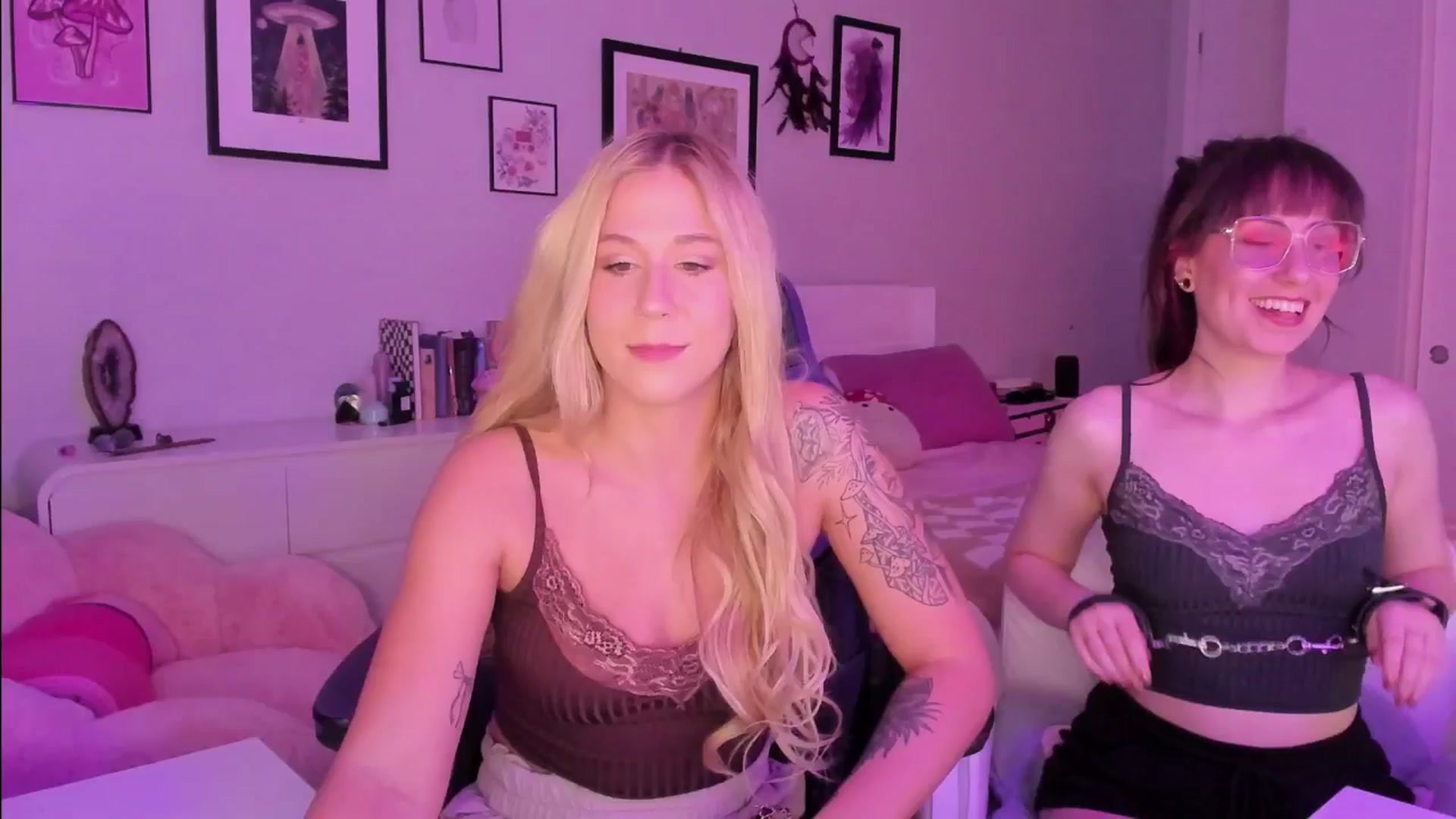 Gallery image thumbnail from Mochi's myfreecams stream on, 12/30/2025, 01:28 image 12 of 20