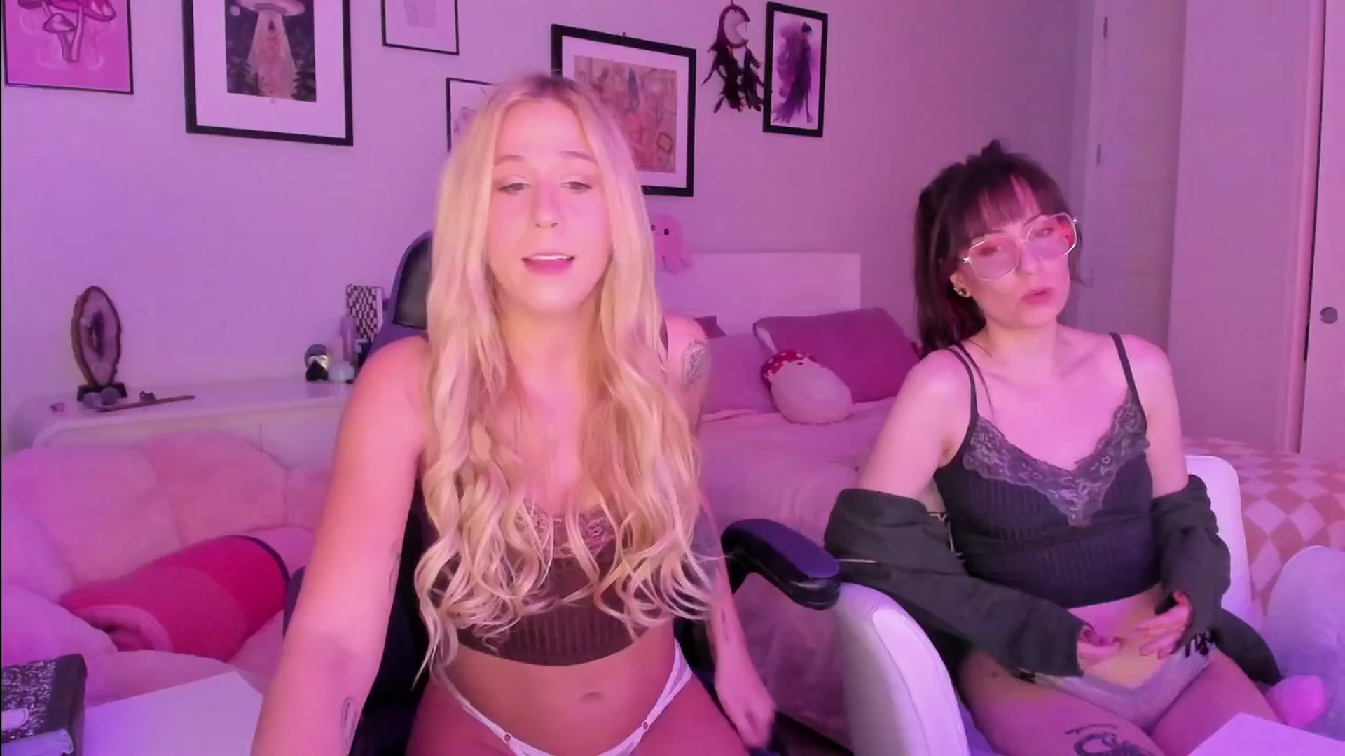 Gallery image thumbnail from Mochi's myfreecams stream on, 12/30/2025, 03:05 image 18 of 20