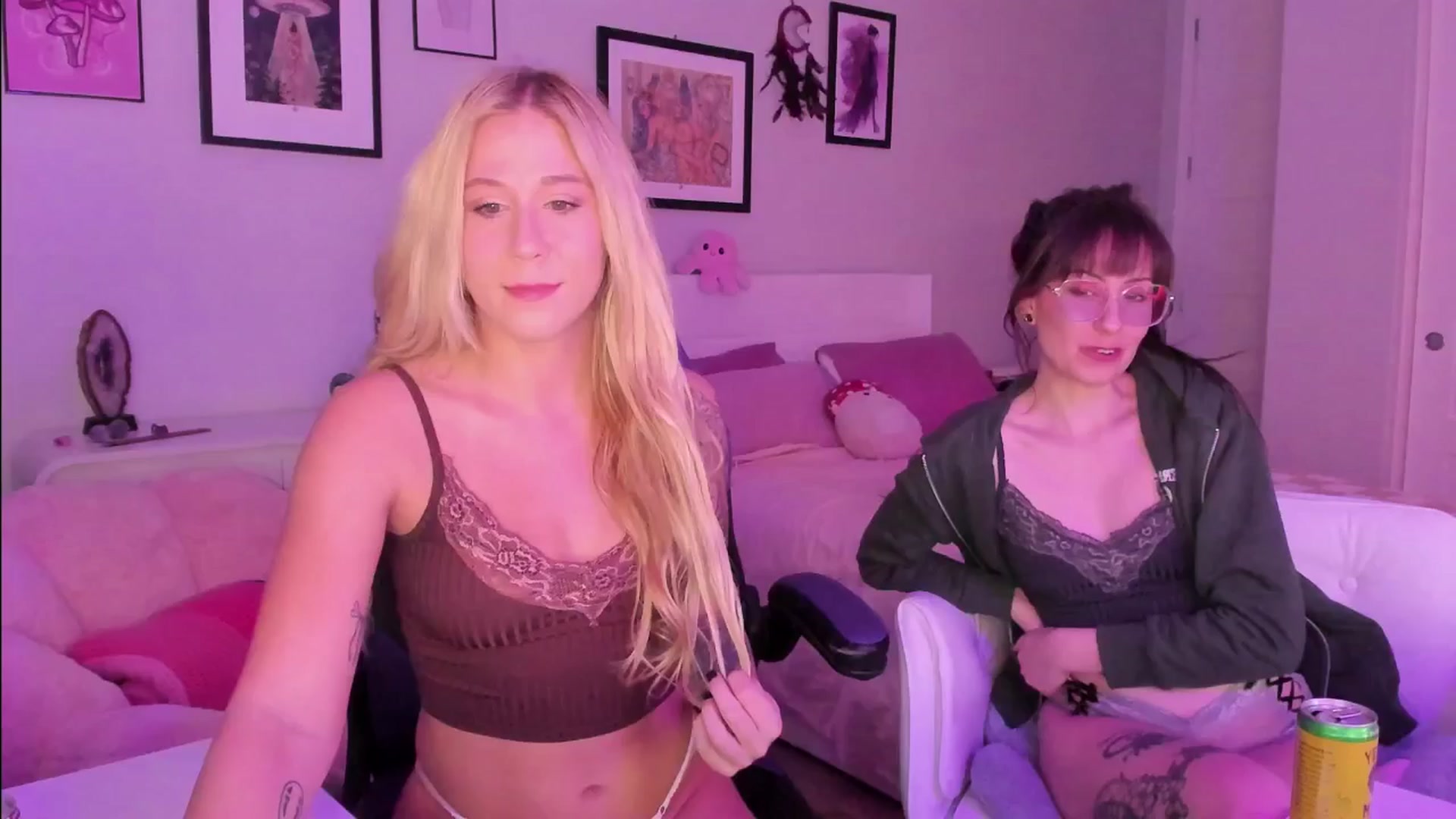 Gallery image thumbnail from Mochi's myfreecams stream on, 12/30/2025, 03:05 image 11 of 20