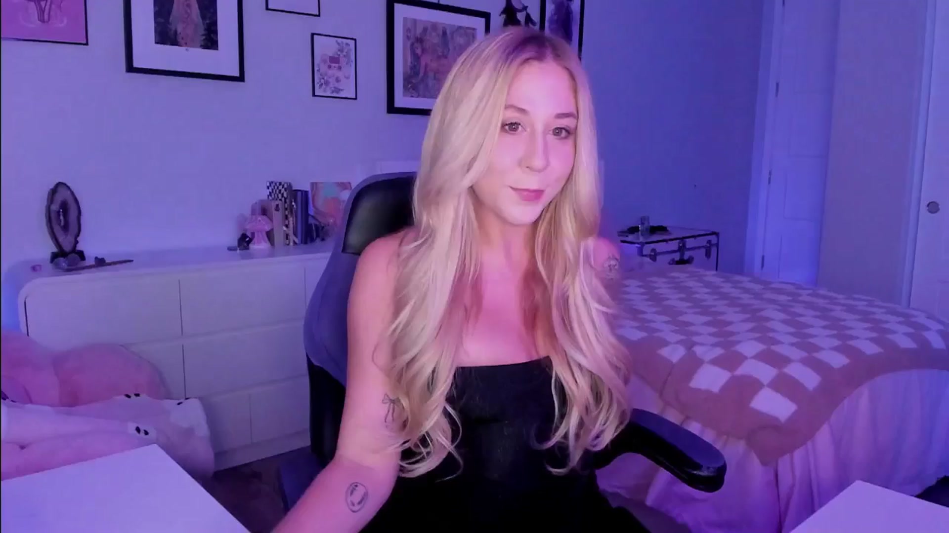 Gallery image thumbnail from Mochi's myfreecams stream on, 01/29/2026, 04:11 image 4 of 20