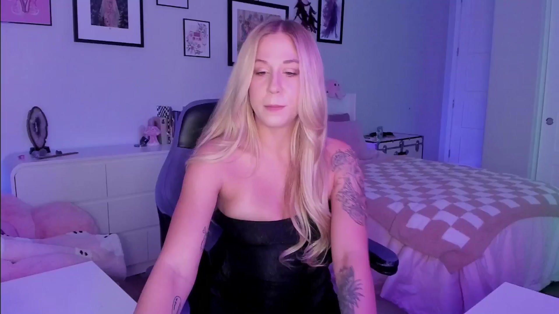 Gallery image thumbnail from Mochi's myfreecams stream on, 01/29/2026, 04:11 image 12 of 20