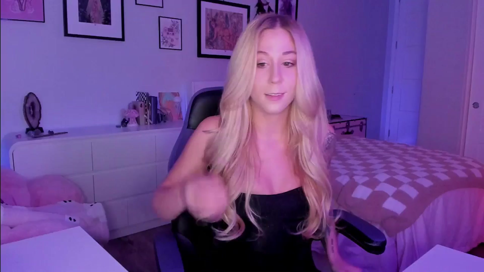 Gallery image thumbnail from Mochi's myfreecams stream on, 01/29/2026, 04:11 image 7 of 20