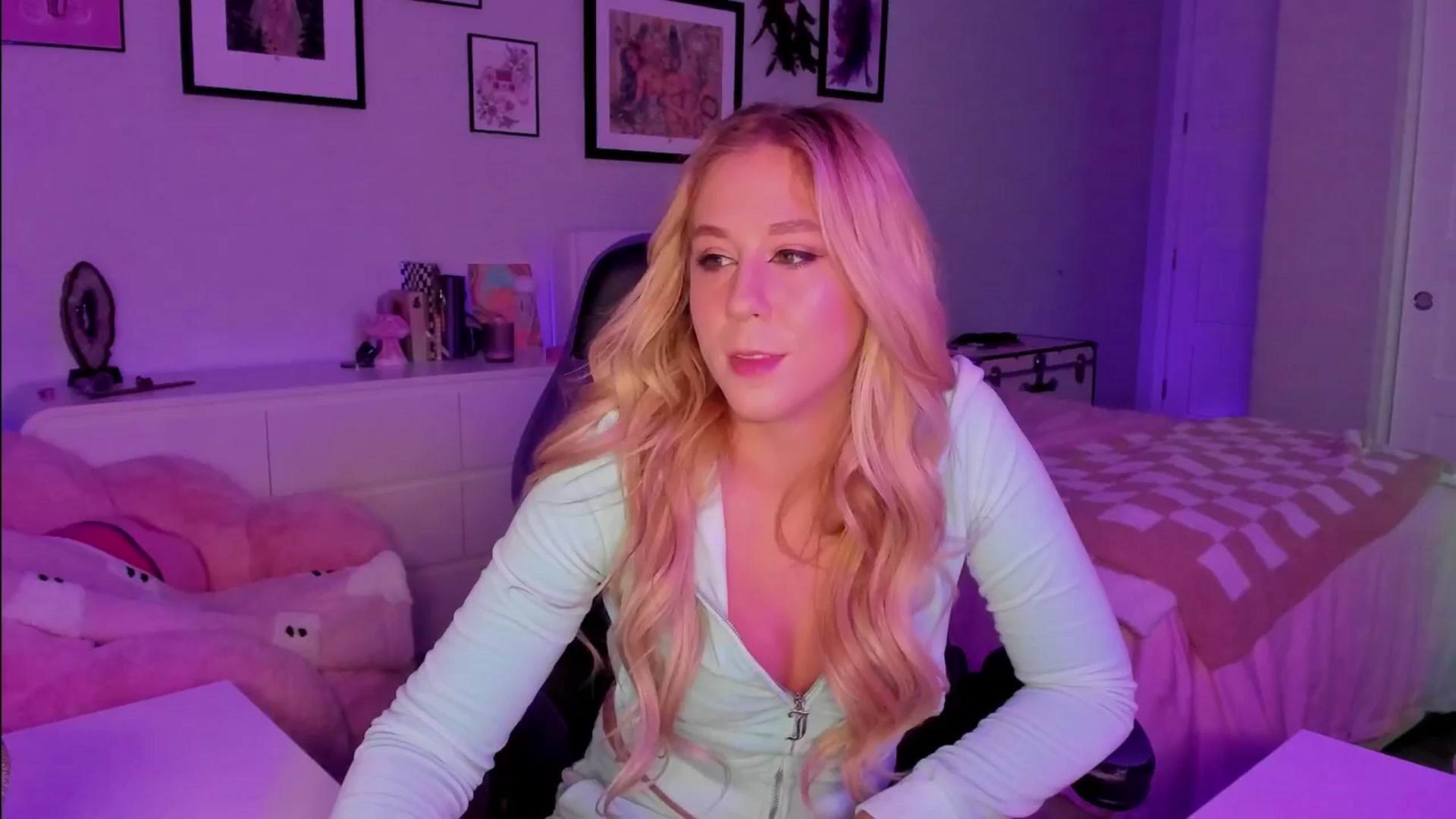 Gallery image thumbnail from Mochi's myfreecams stream on, 01/31/2026, 03:40 image 3 of 20