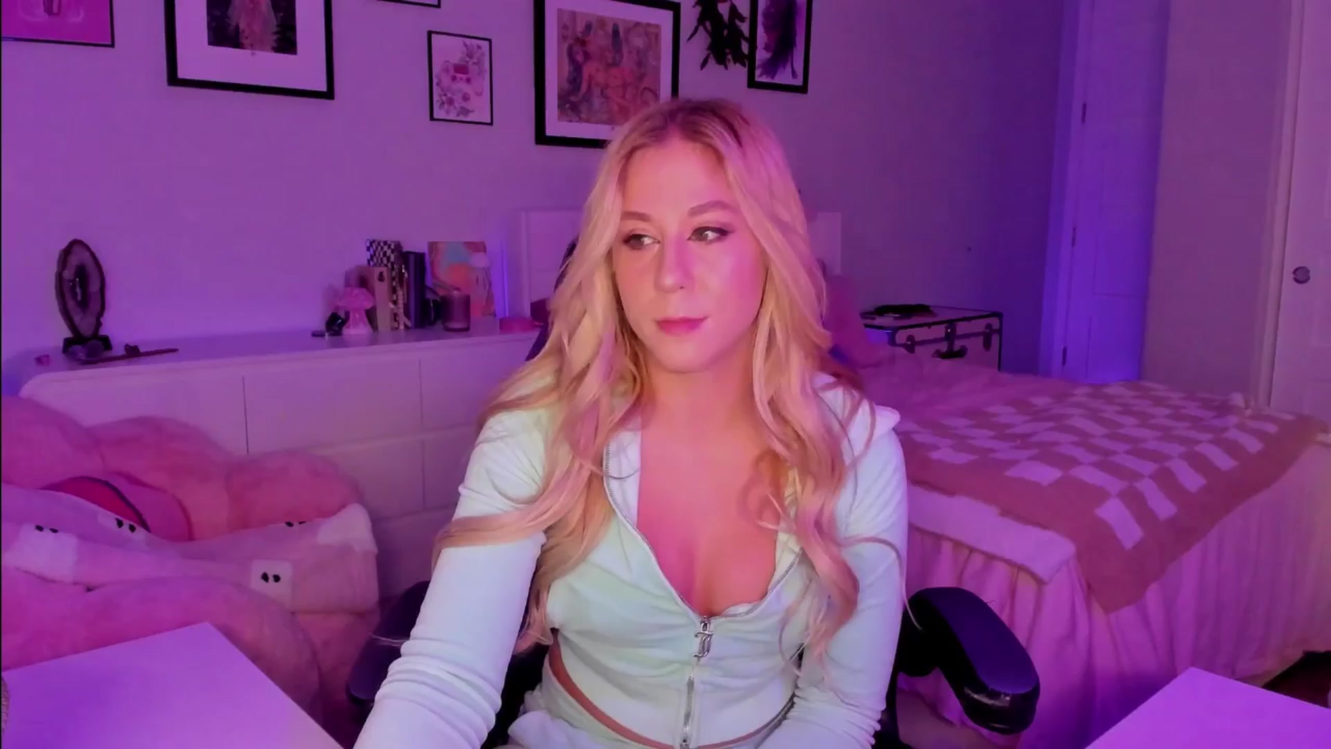 Gallery image thumbnail from Mochi's myfreecams stream on, 01/31/2026, 03:40 image 8 of 20