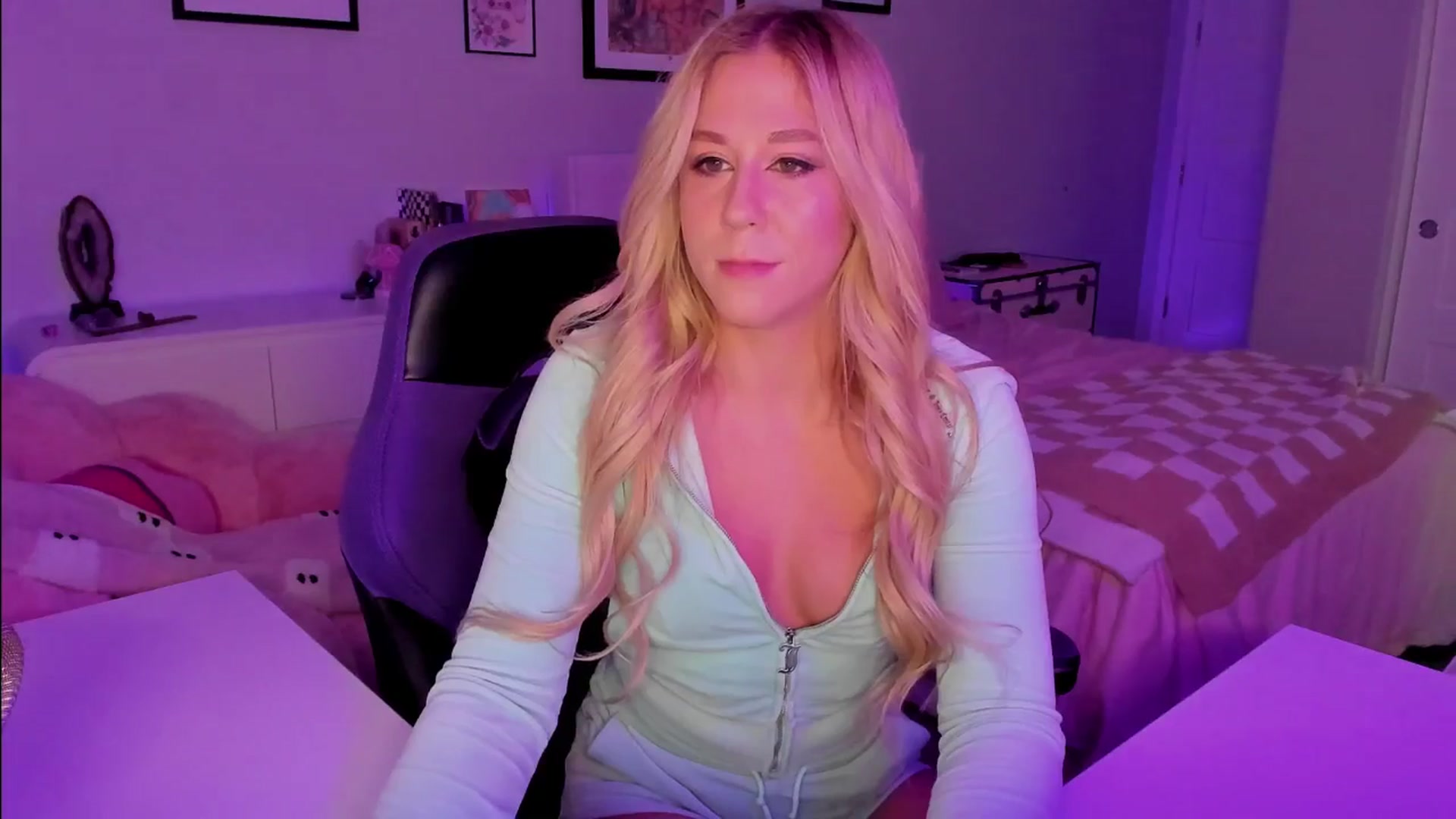 Gallery image thumbnail from Mochi's myfreecams stream on, 01/31/2026, 03:40 image 19 of 20