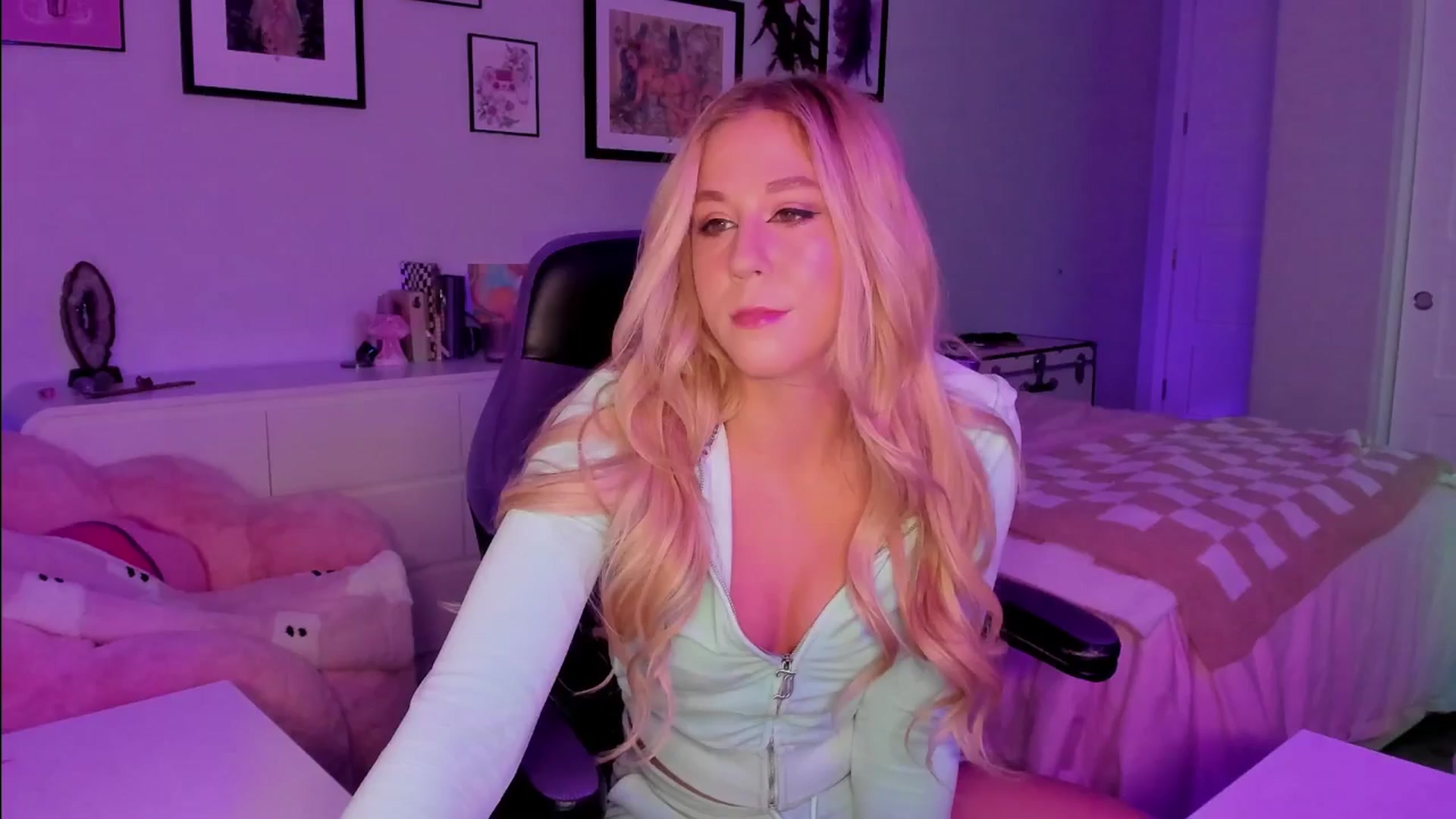 Gallery image thumbnail from Mochi's myfreecams stream on, 01/31/2026, 03:40 image 1 of 20