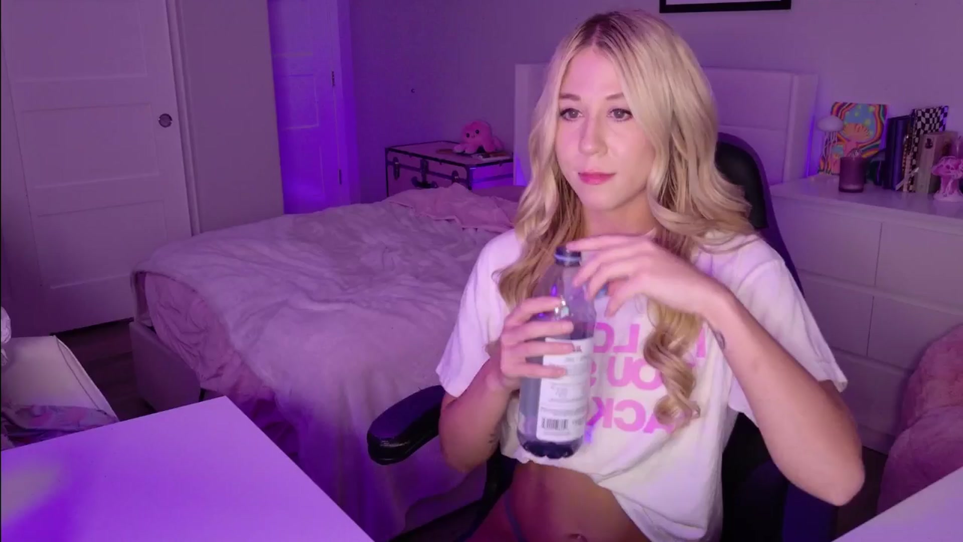 Gallery image thumbnail from Mochi's myfreecams stream on, 03/27/2026, 02:47 image 19 of 20