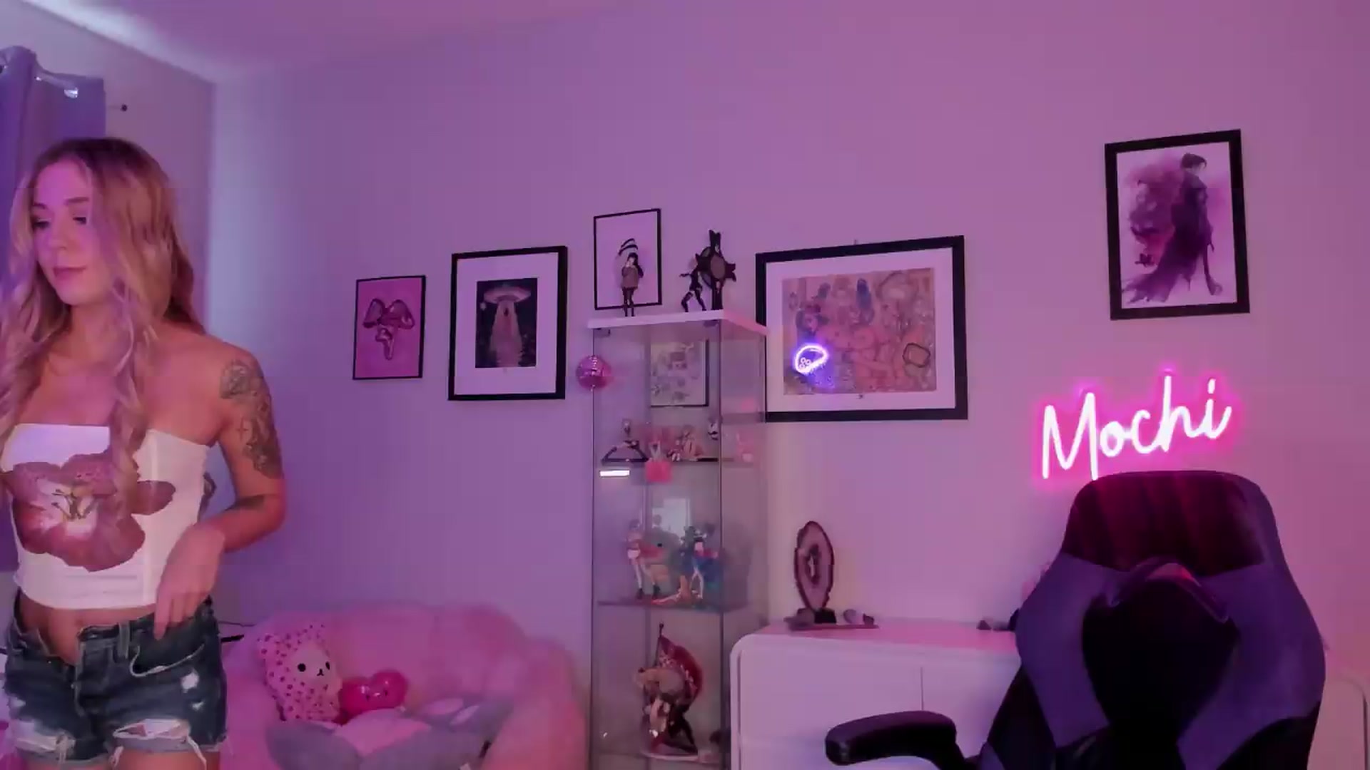 Gallery image thumbnail from Mochi's myfreecams stream on, 05/29/2026, 22:05 image 5 of 20
