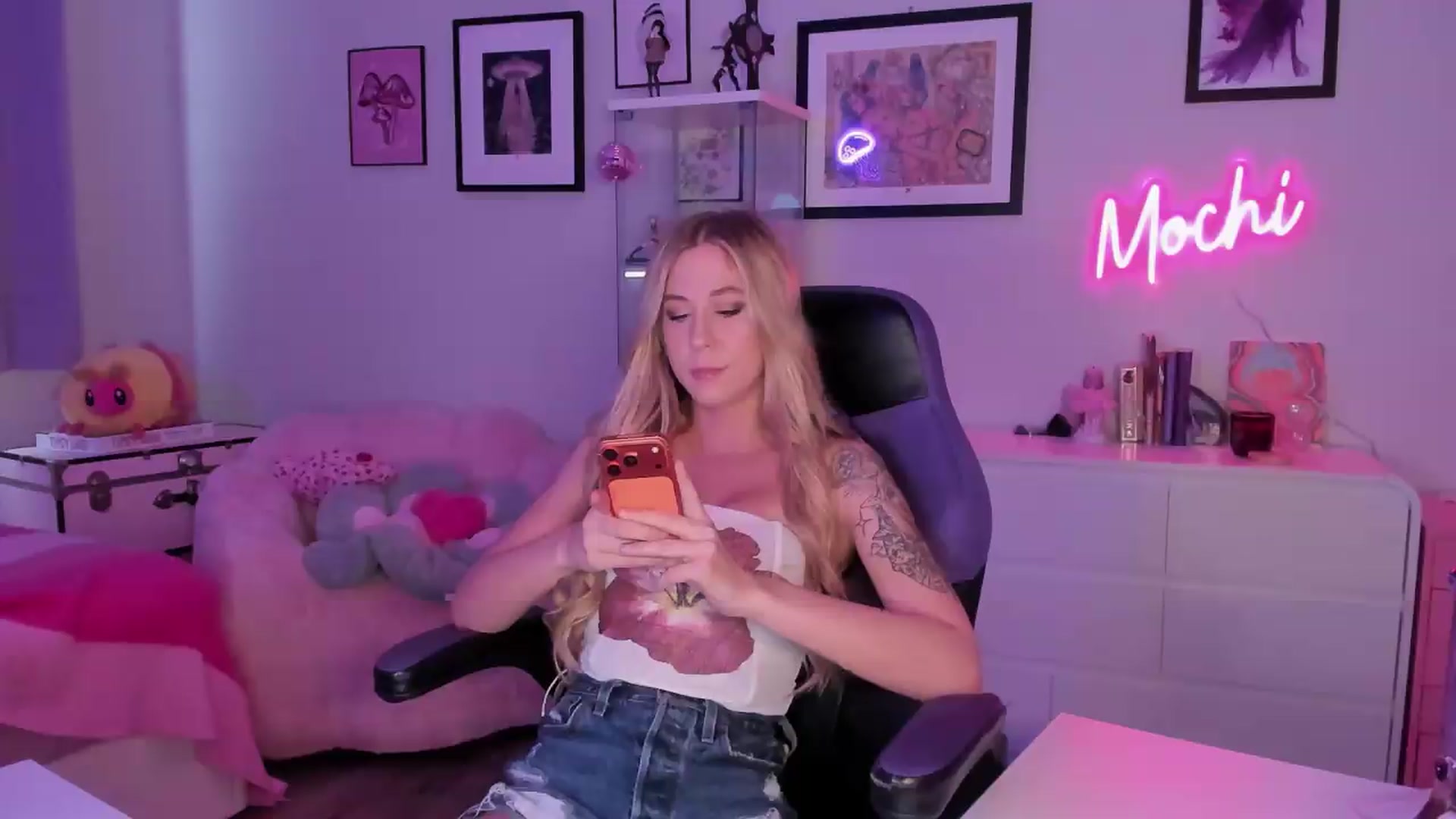 Gallery image thumbnail from Mochi's myfreecams stream on, 05/29/2026, 22:05 image 10 of 20