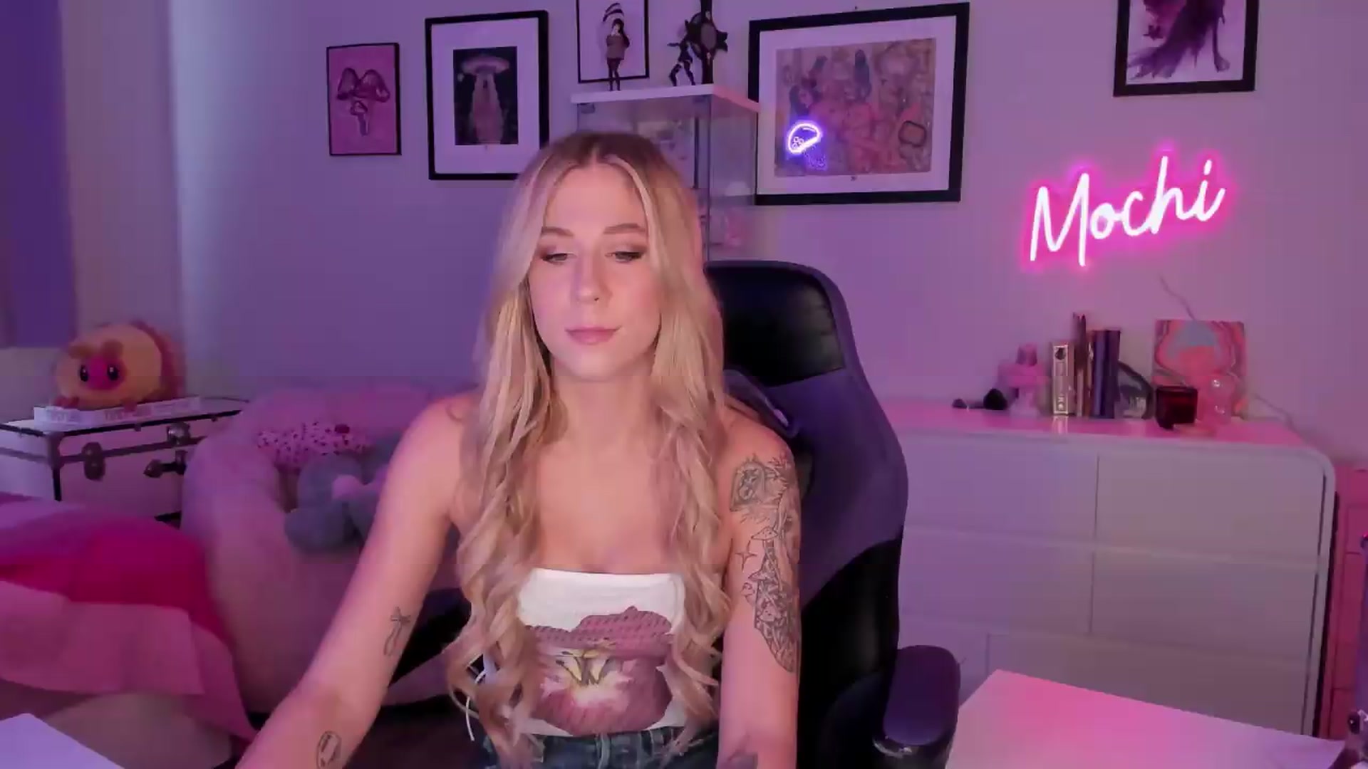 Gallery image thumbnail from Mochi's myfreecams stream on, 05/29/2026, 22:05 image 11 of 20