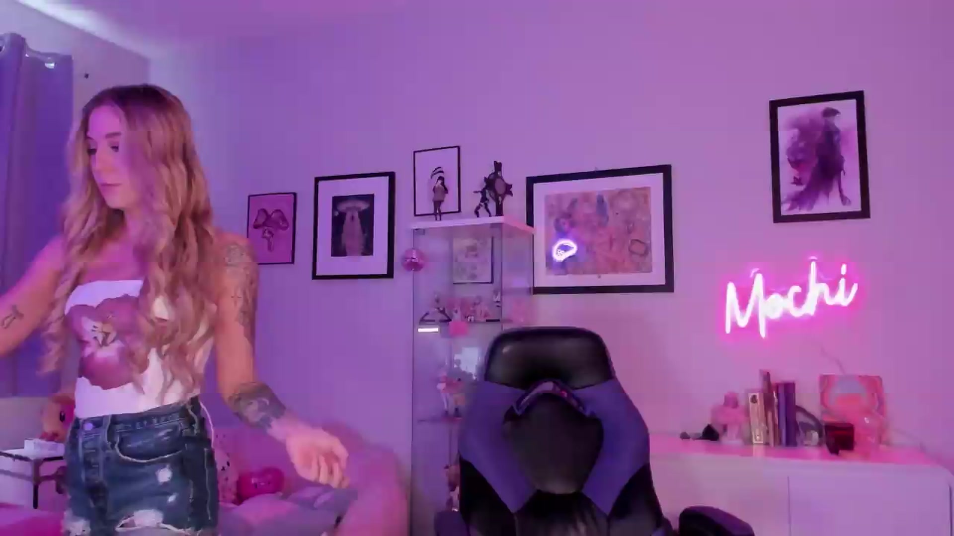 Gallery image thumbnail from Mochi's myfreecams stream on, 05/29/2026, 22:05 image 2 of 20