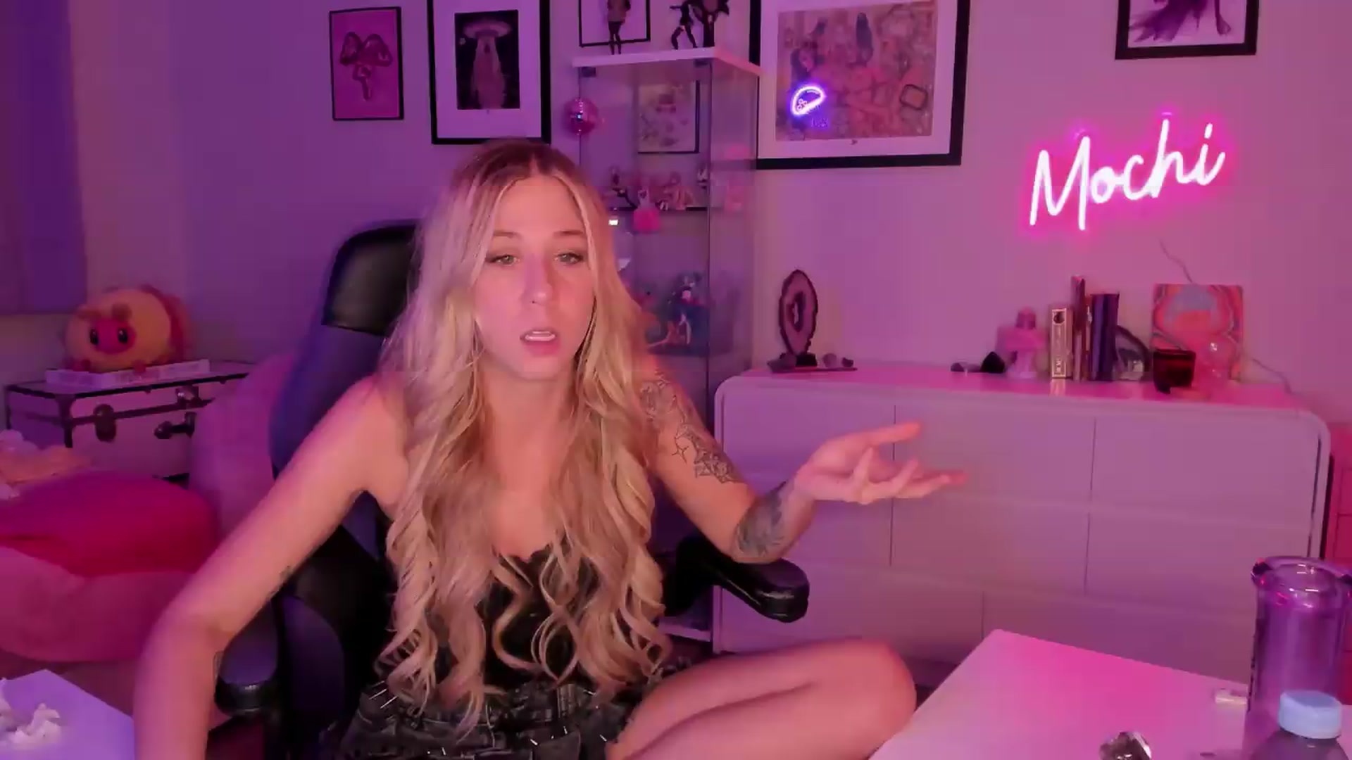 Gallery image thumbnail from Mochi's myfreecams stream on, 05/30/2026, 07:40 image 4 of 20