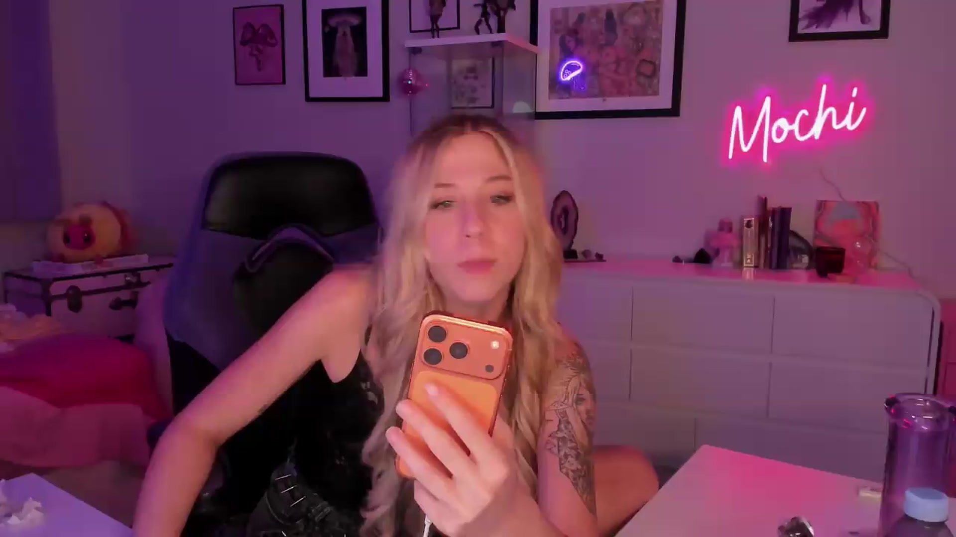 Gallery image thumbnail from Mochi's myfreecams stream on, 05/30/2026, 07:40 image 7 of 20