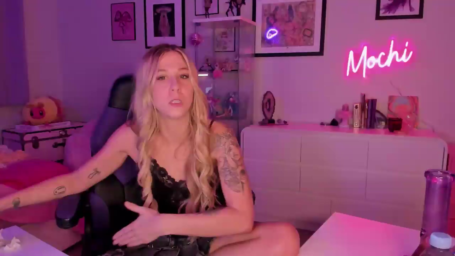Gallery image thumbnail from Mochi's myfreecams stream on, 05/30/2026, 07:40 image 19 of 20