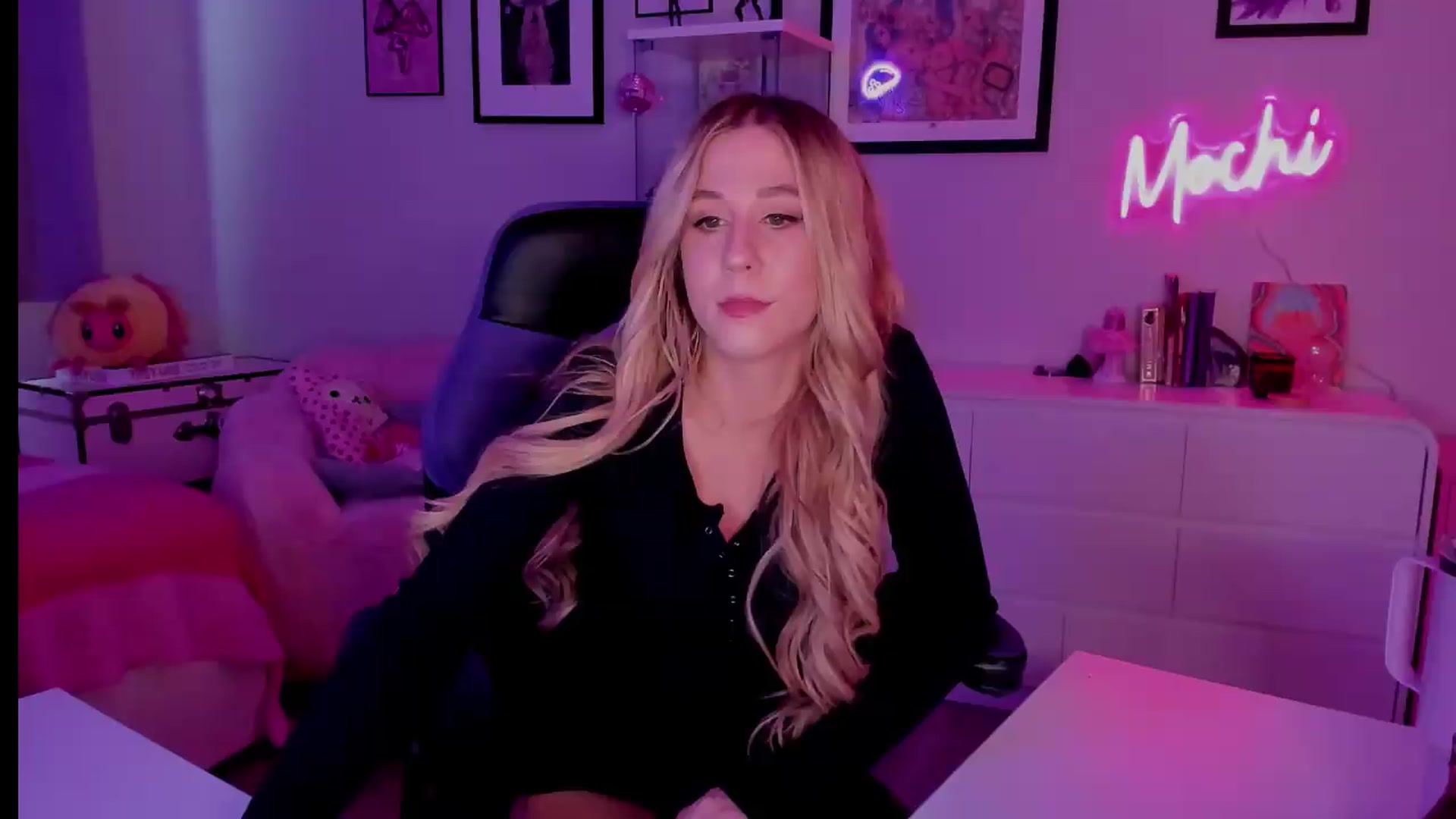 Gallery image thumbnail from Mochi's myfreecams stream on, 06/01/2026, 24:01 image 19 of 20