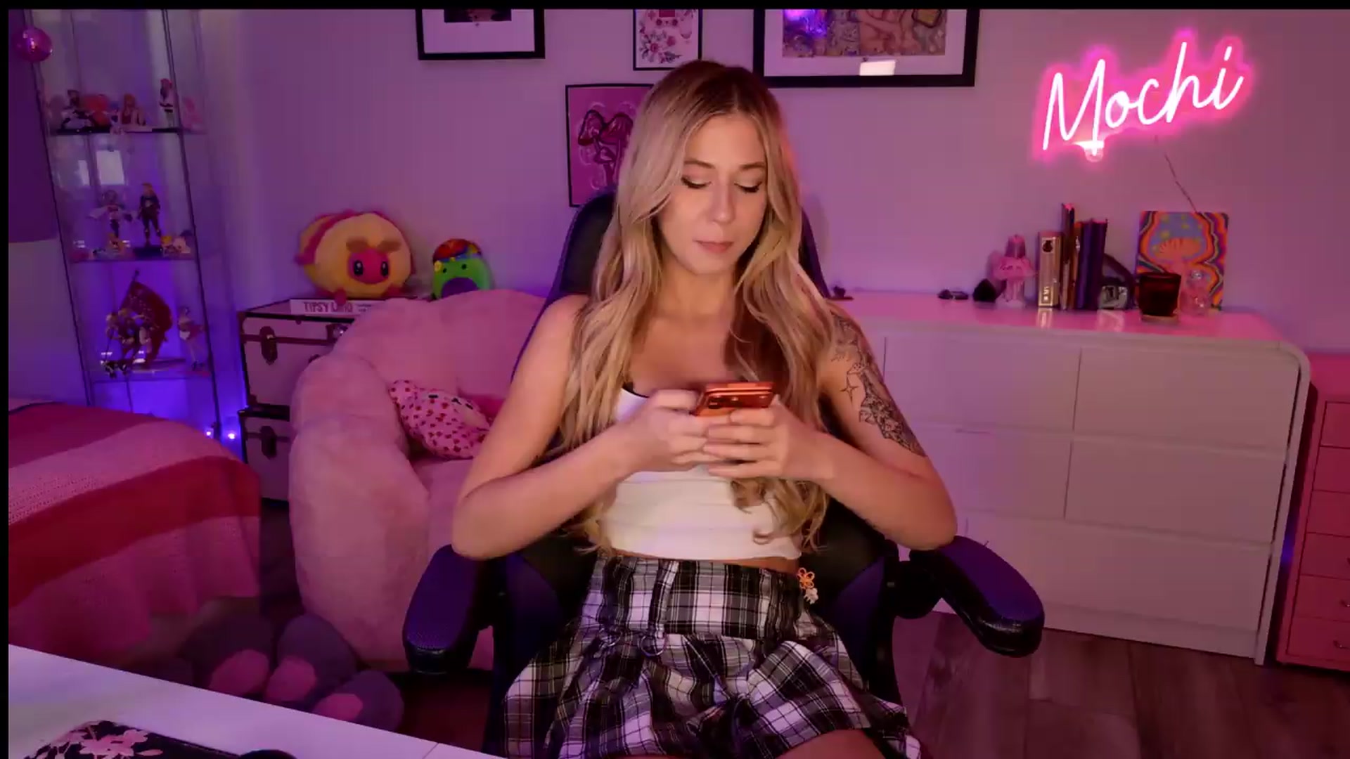 Gallery image thumbnail from Mochi's myfreecams stream on, 06/06/2026, 03:22 image 4 of 20