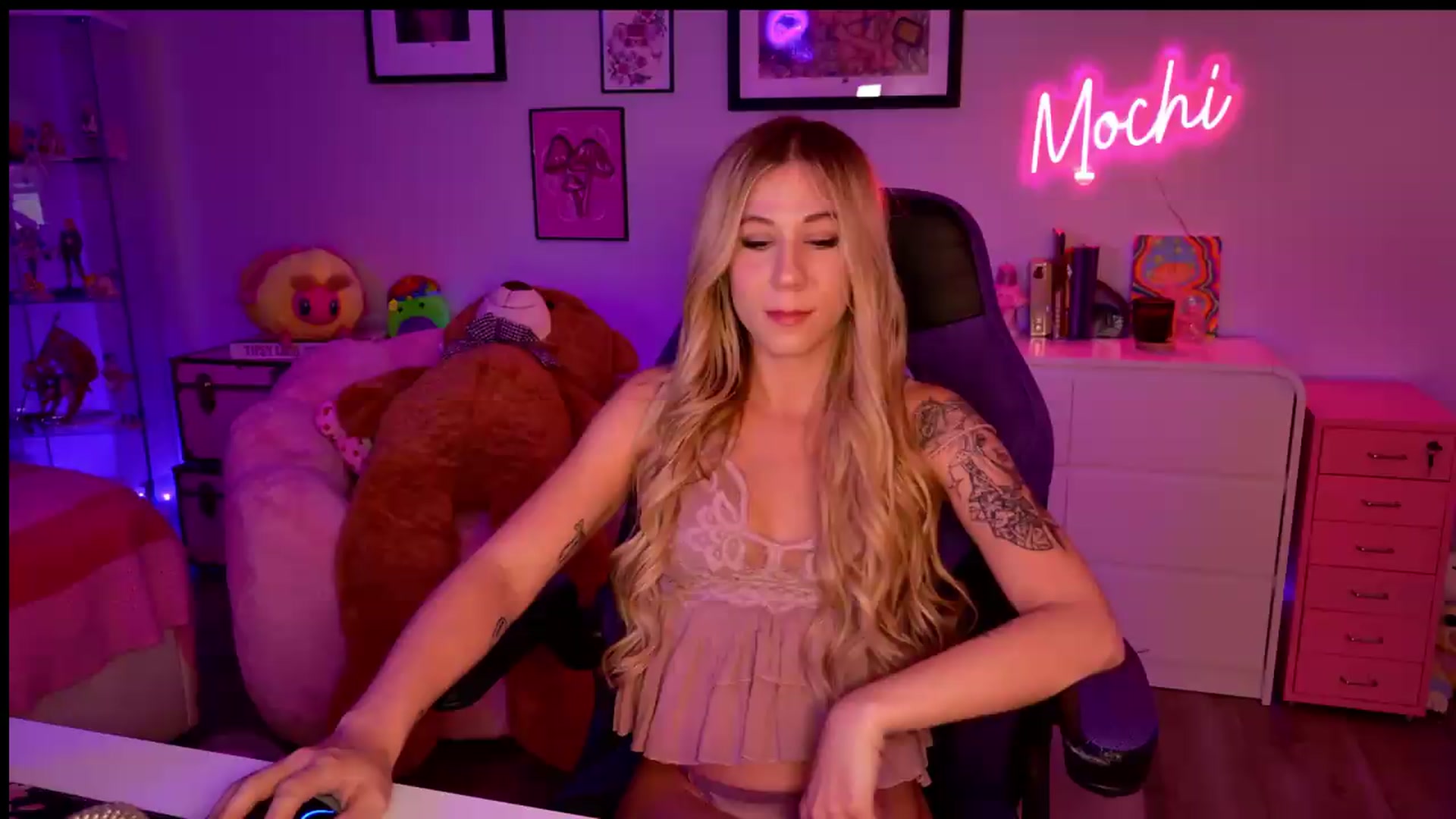Gallery image thumbnail from Mochi's myfreecams stream on, 06/11/2026, 06:43 image 15 of 20