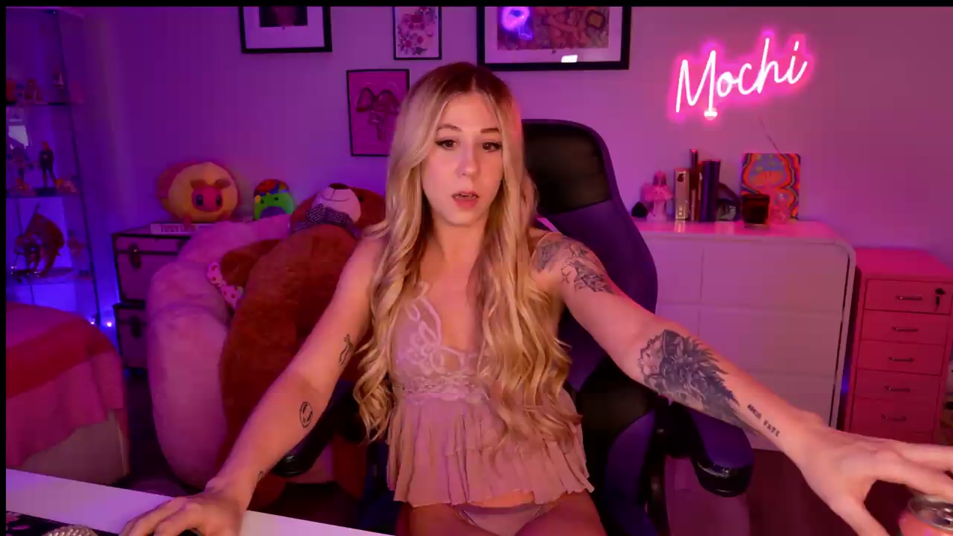 Gallery image thumbnail from Mochi's myfreecams stream on, 06/11/2026, 06:43 image 8 of 20