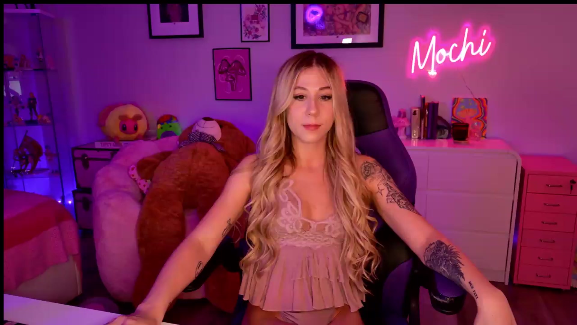 Gallery image thumbnail from Mochi's myfreecams stream on, 06/11/2026, 06:43 image 6 of 20