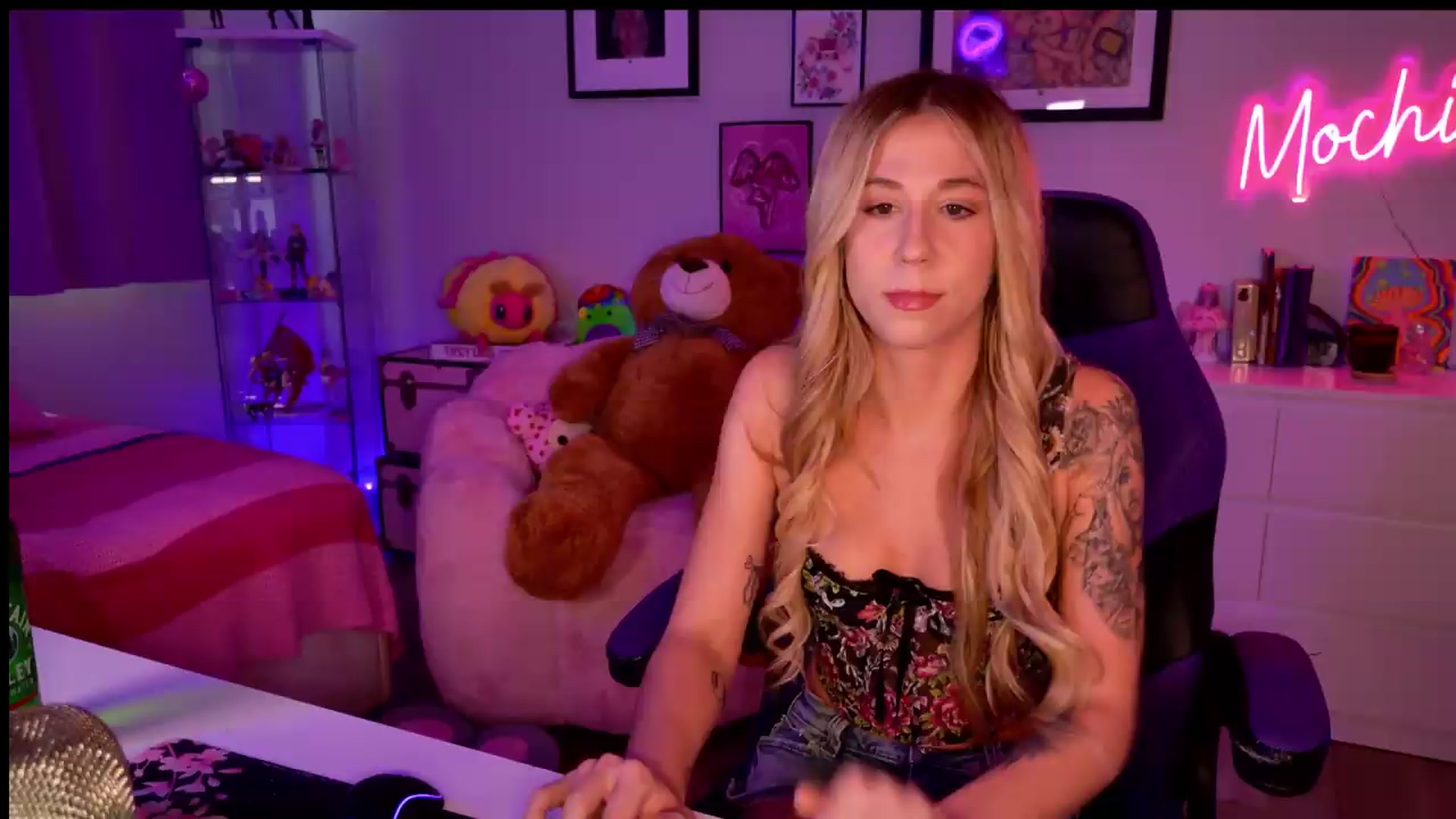 Gallery image thumbnail from Mochi's myfreecams stream on, 06/11/2026, 22:07 image 12 of 20