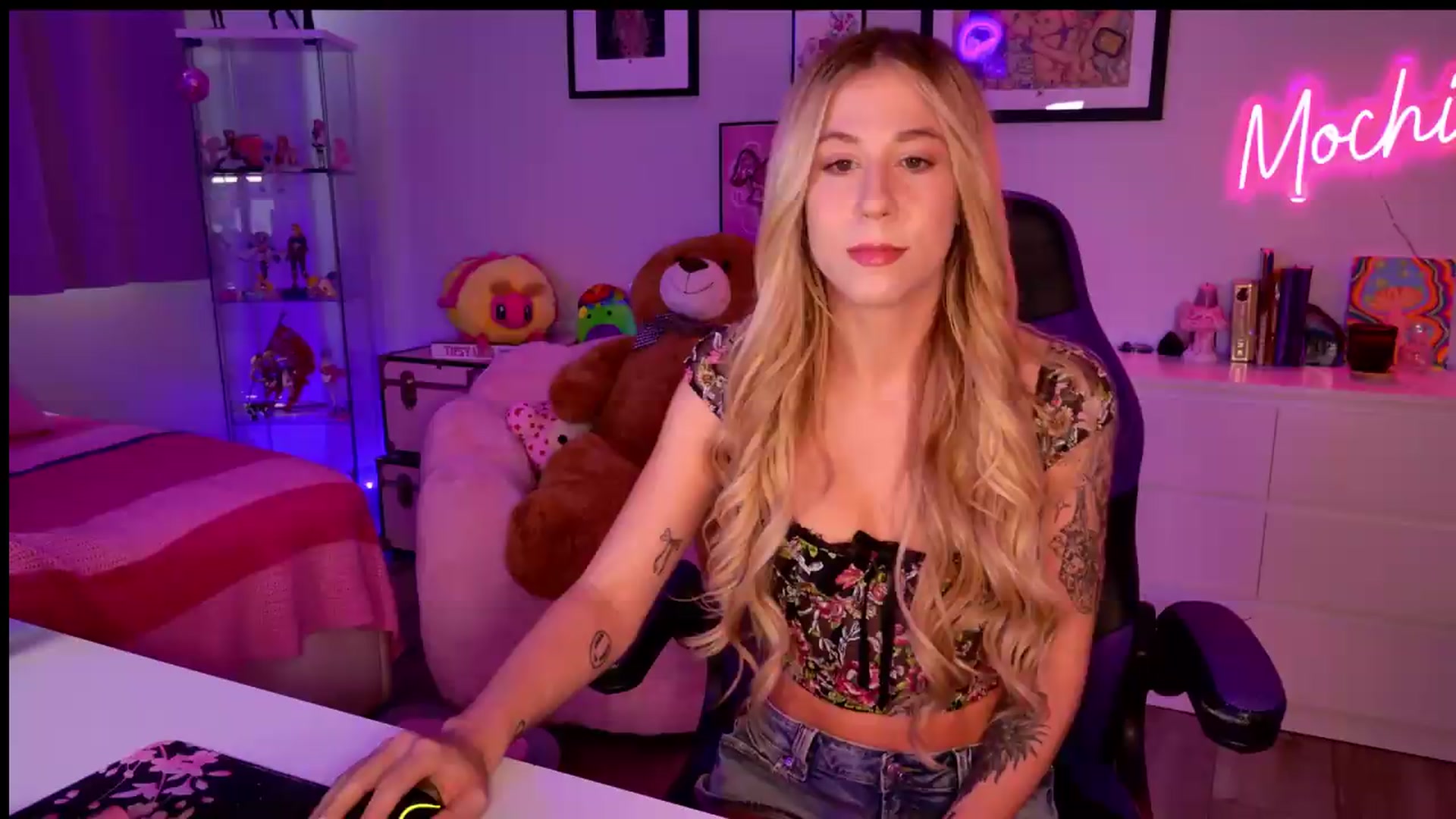 Gallery image thumbnail from Mochi's myfreecams stream on, 06/11/2026, 22:07 image 2 of 20