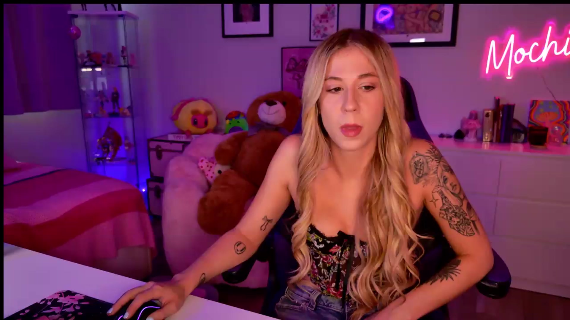 Gallery image thumbnail from Mochi's myfreecams stream on, 06/11/2026, 22:07 image 6 of 20