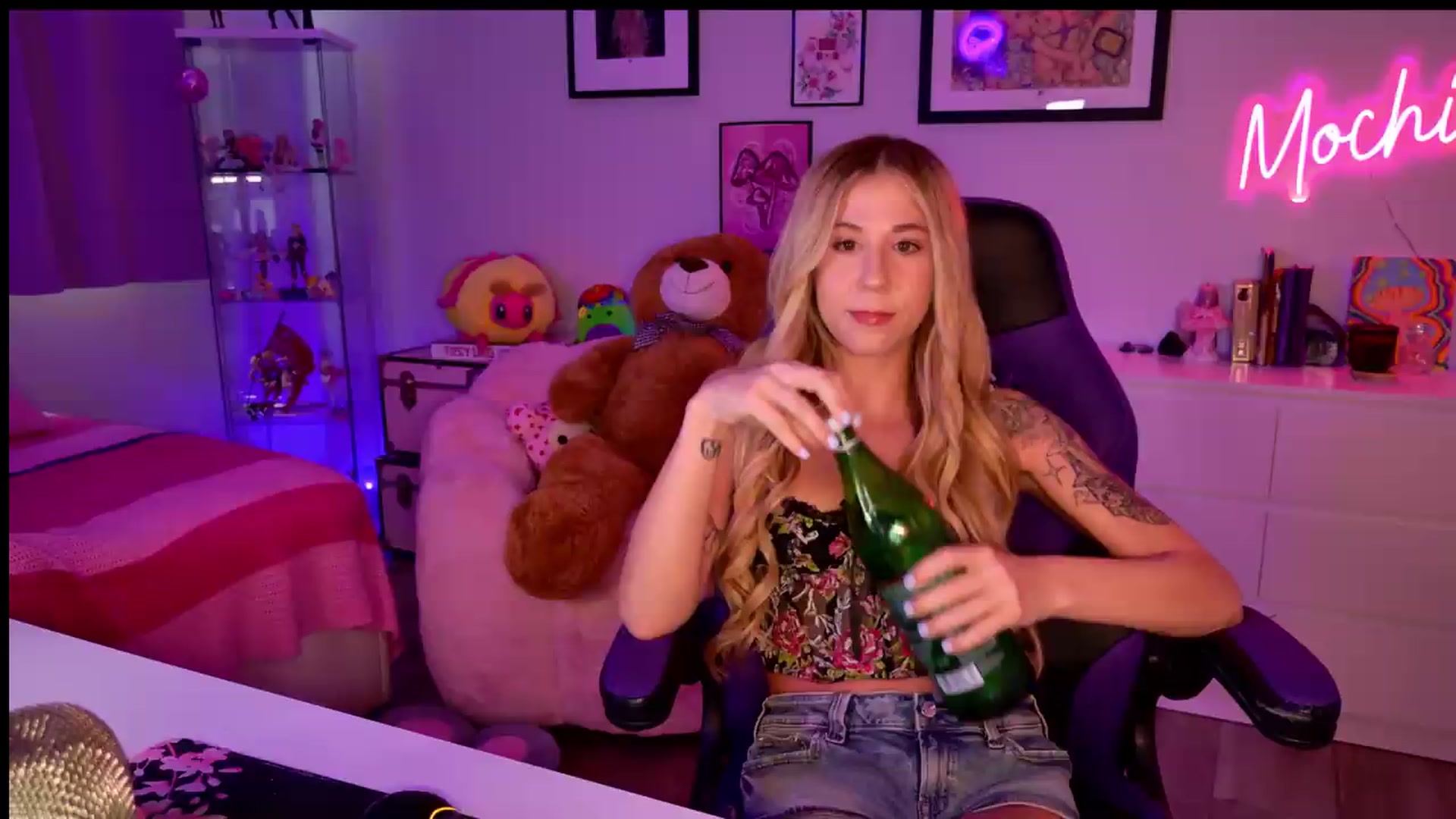 Gallery image thumbnail from Mochi's myfreecams stream on, 06/11/2026, 22:07 image 14 of 20