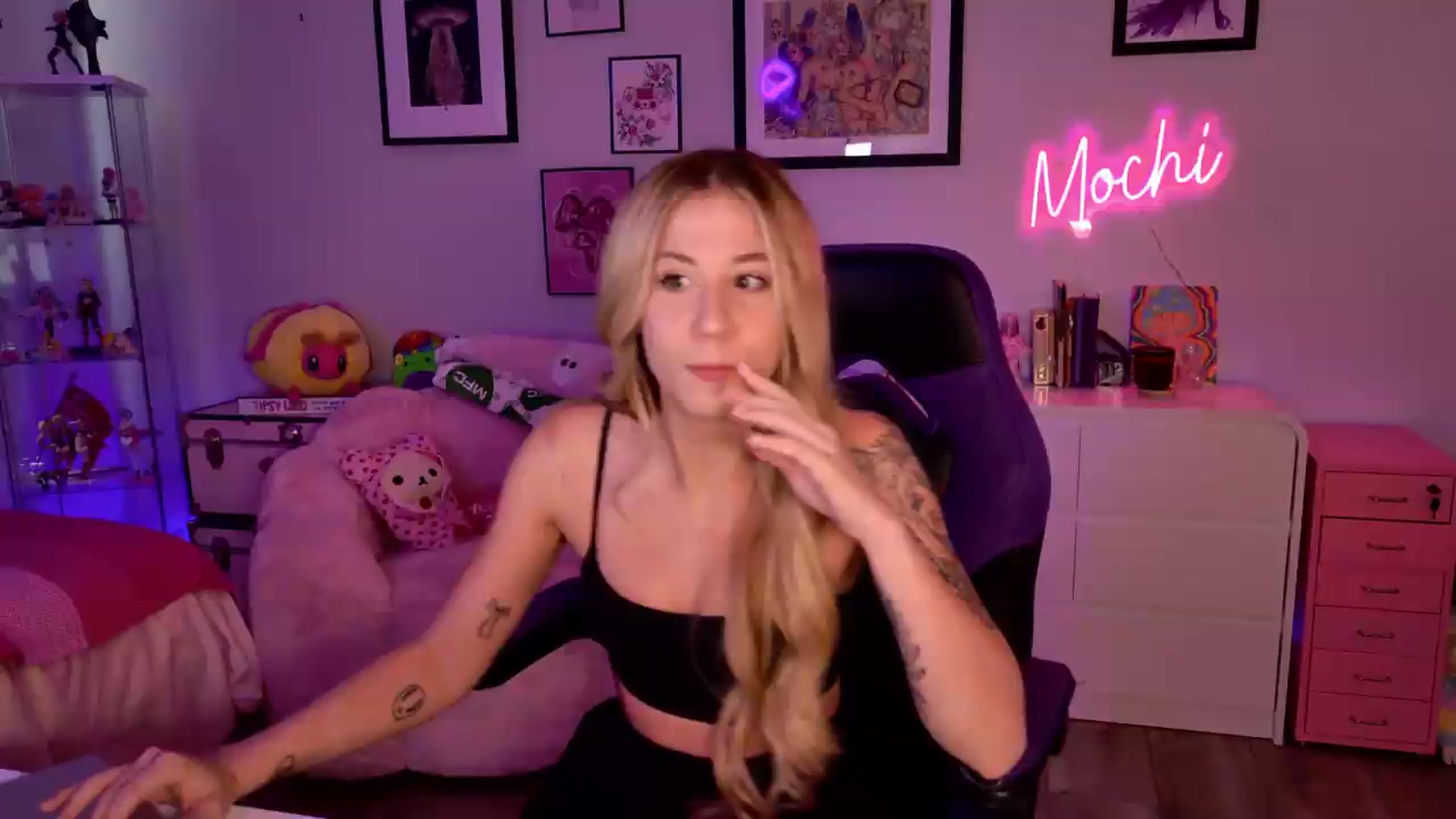 Gallery image thumbnail from Mochi's myfreecams stream on, 06/25/2026, 20:58 image 5 of 20