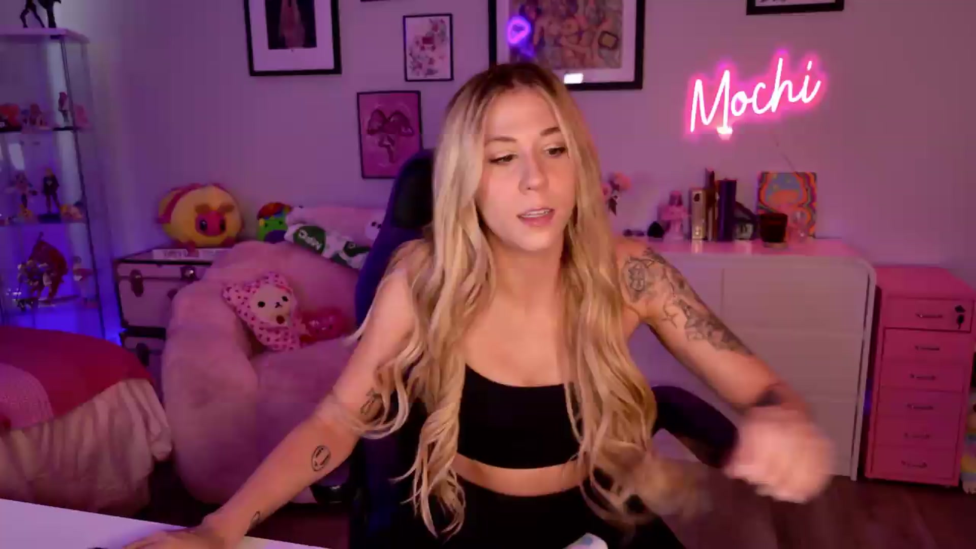 Gallery image thumbnail from Mochi's myfreecams stream on, 06/25/2026, 22:35 image 2 of 20