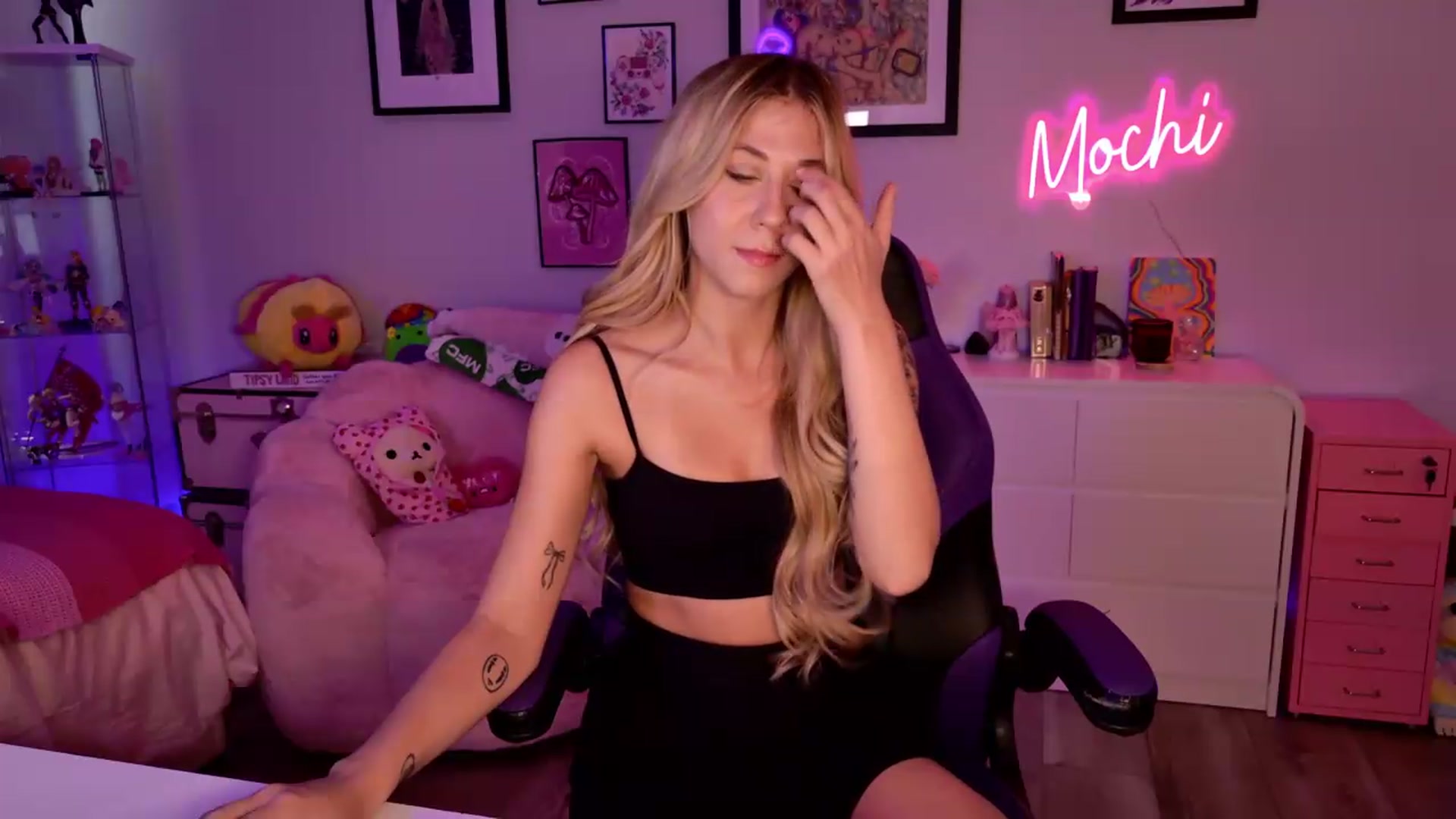 Gallery image thumbnail from Mochi's myfreecams stream on, 06/25/2026, 22:35 image 9 of 20