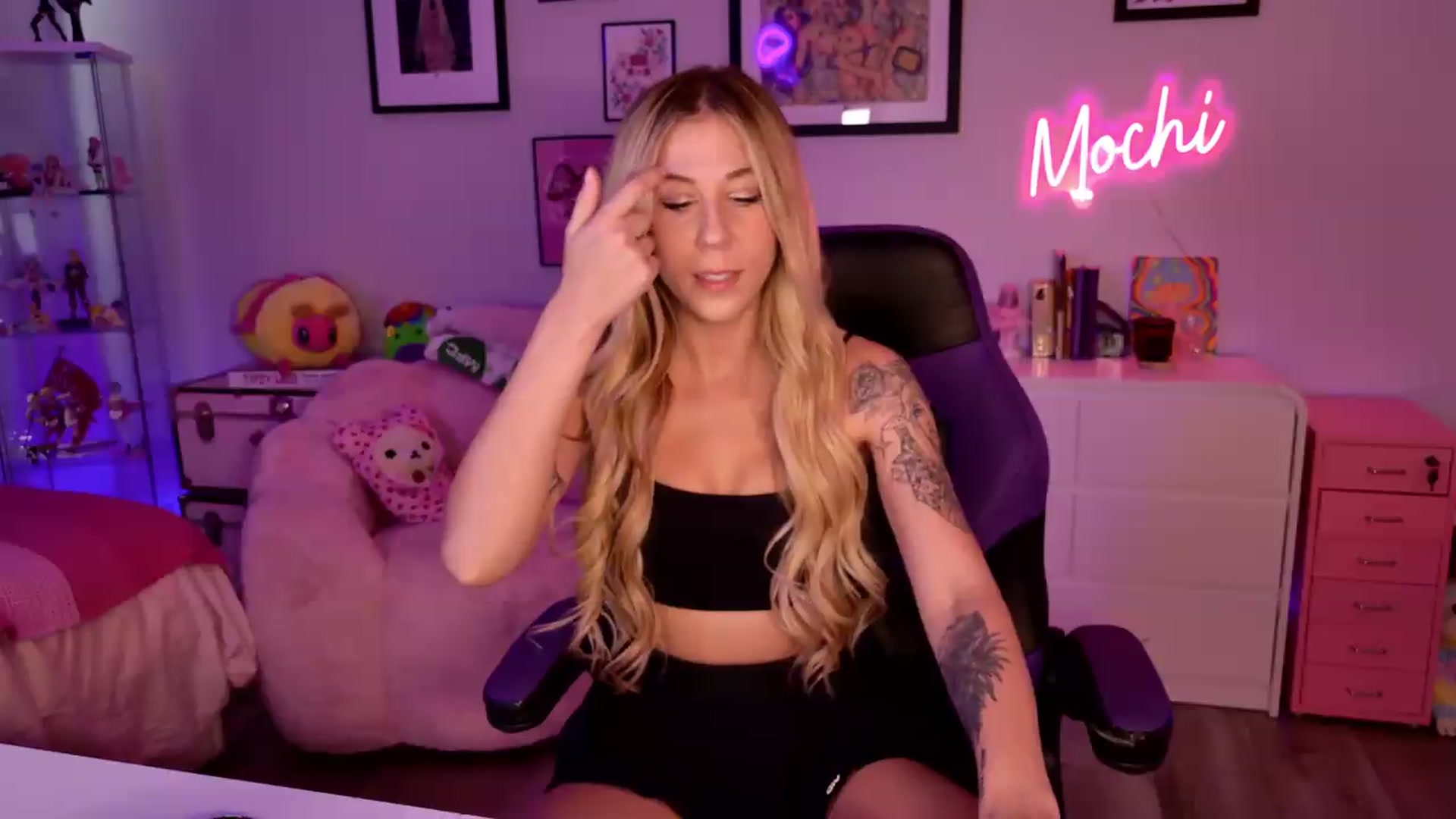 Gallery image thumbnail from Mochi's myfreecams stream on, 06/25/2026, 22:35 image 6 of 20