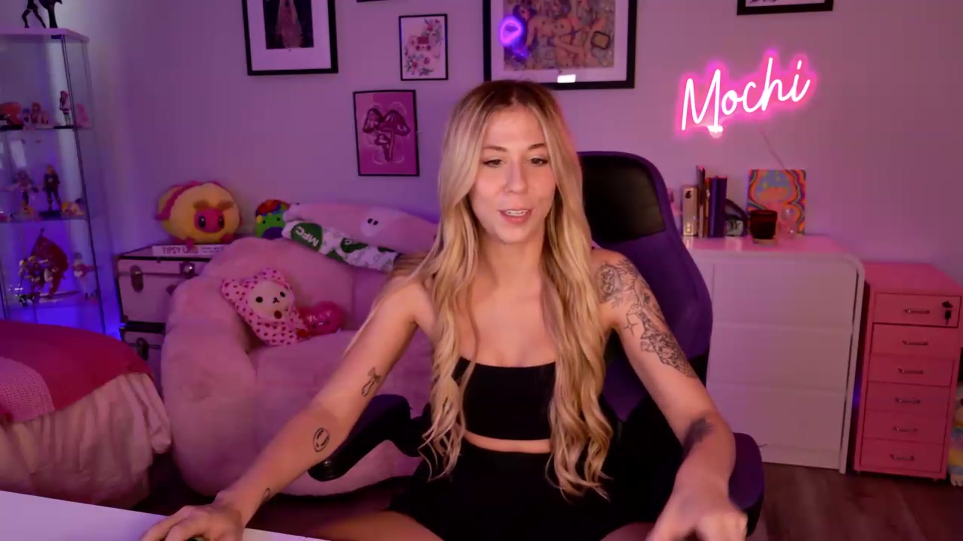 Gallery image thumbnail from Mochi's myfreecams stream on, 06/25/2026, 22:35 image 19 of 20